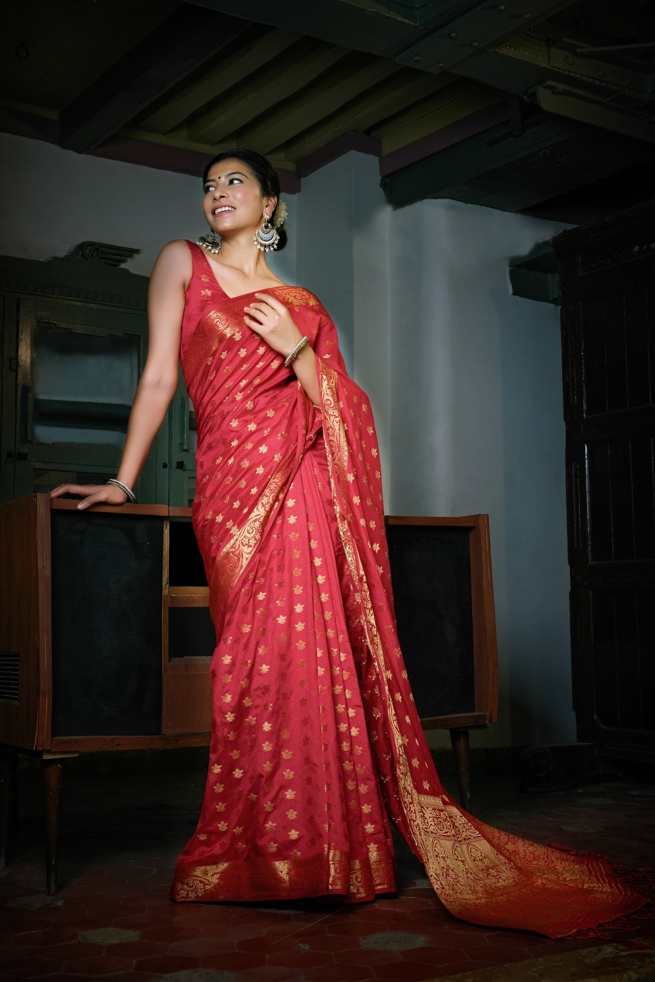 Vardha Rosewood Red Golden Zari Banarasi Raw Silk Saree | Swadesiicart