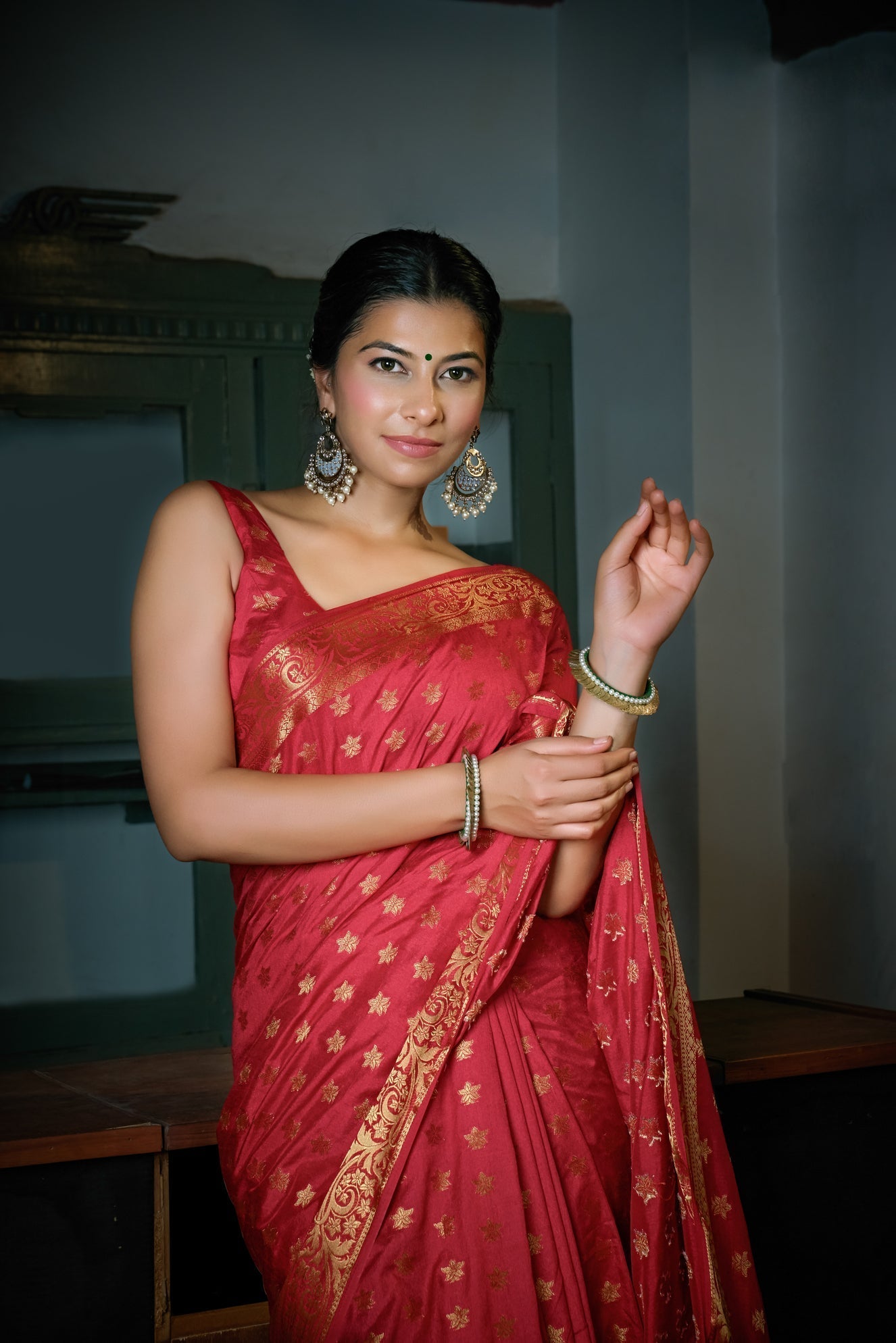 Vardha Rosewood Red Golden Zari Banarasi Raw Silk Saree | Swadesiicart