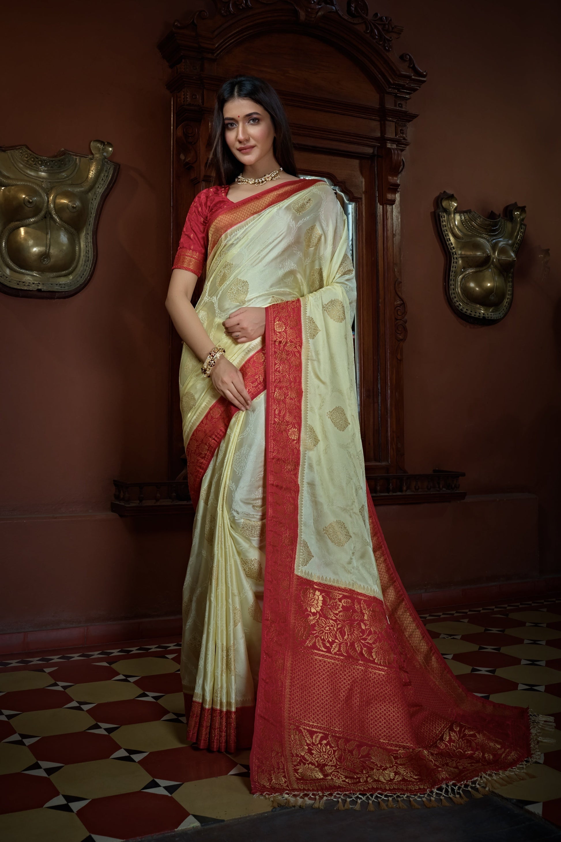 Vardha Parchment White Golden Zari Banarasi Satin Silk Saree | Swadesiicart