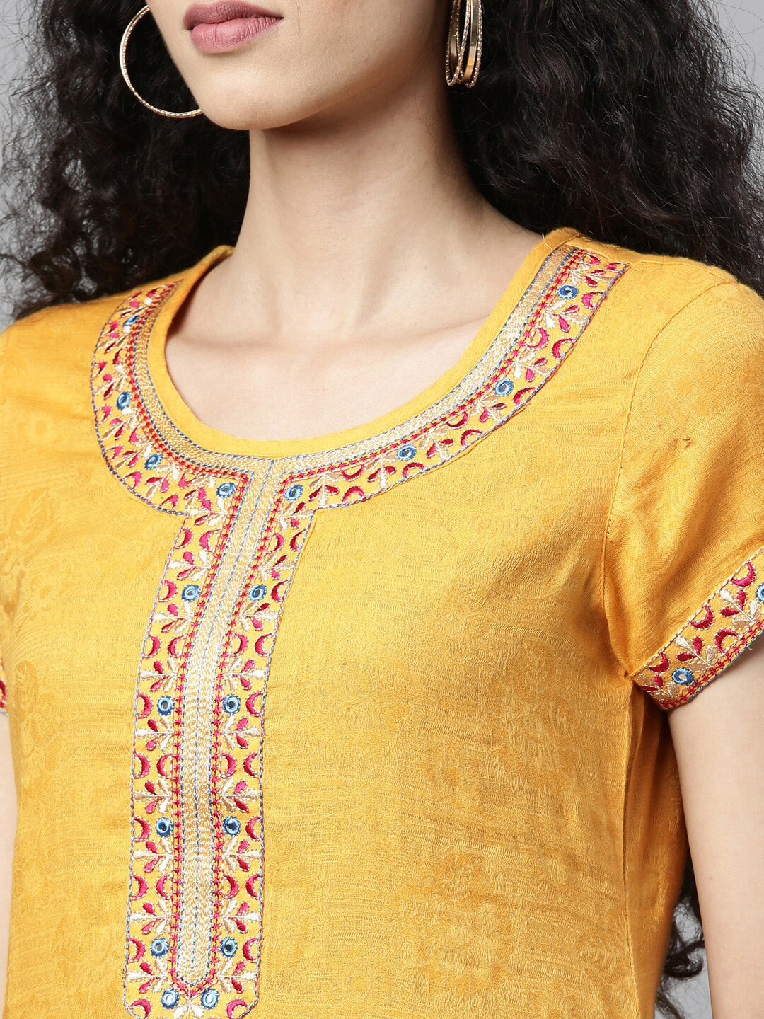 Souchii Women Yellow Embroidered Thread Work Kaftan Kurta - Swadesiicart