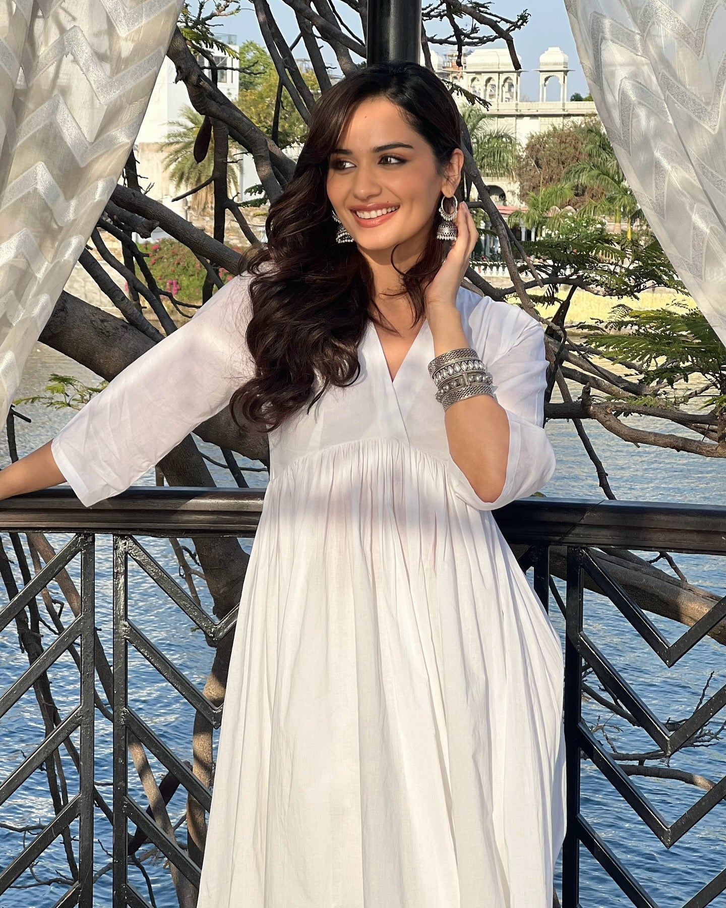 trueBrowns White Cotton Schiffli Flared Anarkali Kurta Set | Swadesiicart