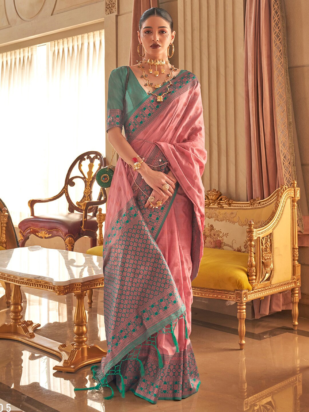 Mitera Ethnic Motifs Woven Design Zari Silk Blend Banarasi Saree | Swadesiicart