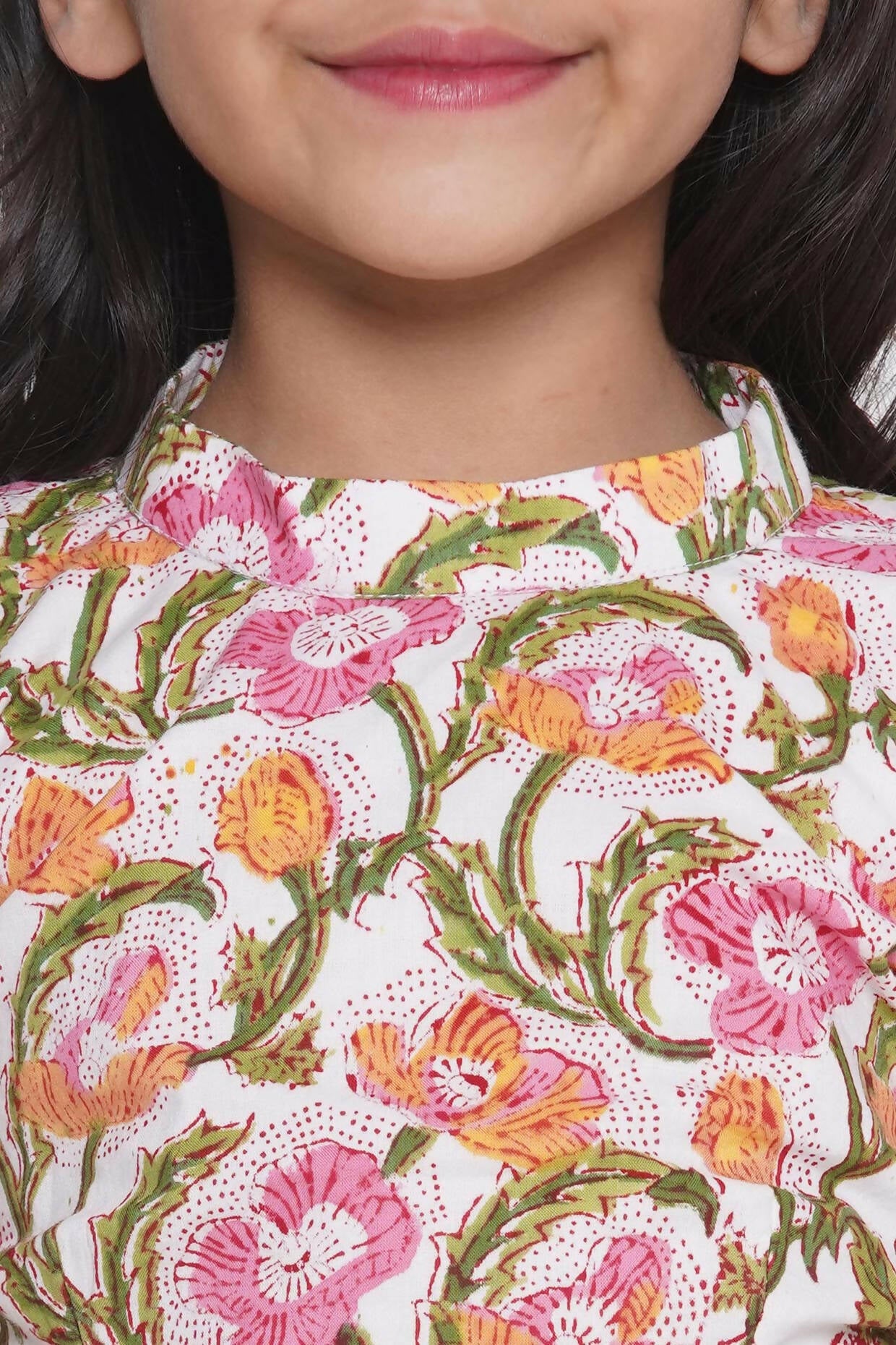 Little Bansi Floral Print Ready To Wear Saree And Floral Blouse - White | Swadesiicart