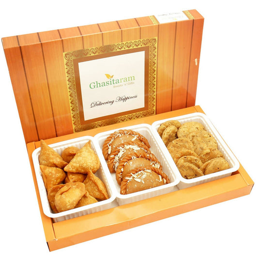 Ghasitaram Holi Hampers: Gujiya, Farsan Samosa and Methi Mathi Namkeen Hamper - Altcheeni