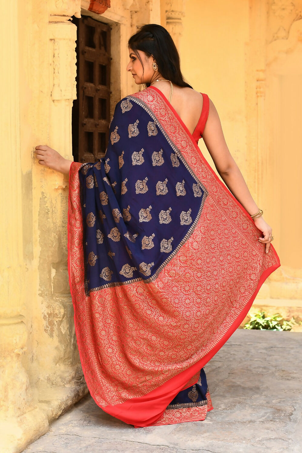 Joban Fashion Navy Blue Crepe Chiffon Pure Handloom Banarasi Silk Saree | Swadesiicart