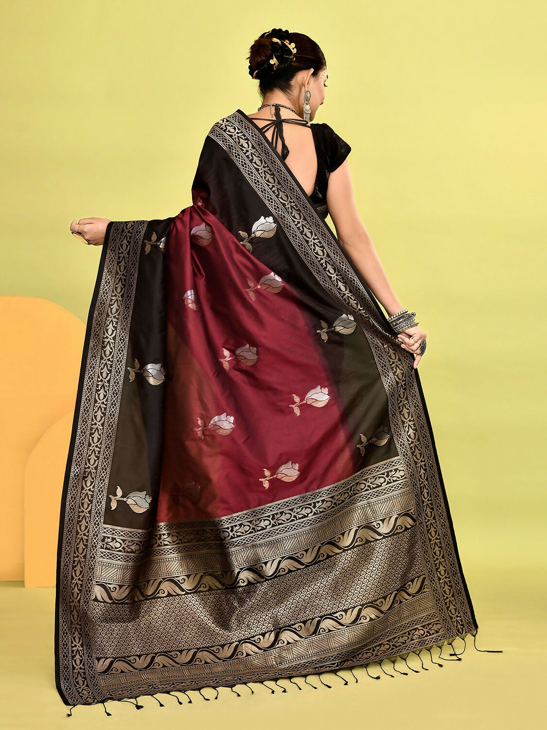 Joban Fashion Maroon & Black Plain With Weaving Border Banarasi Silk Sarees | Swadesiicart
