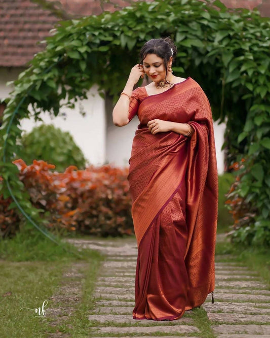 DEIANA'S Beautiful Designer Golden zari Soft Lichi Silk Saree - Maroon - Swadesiicart
