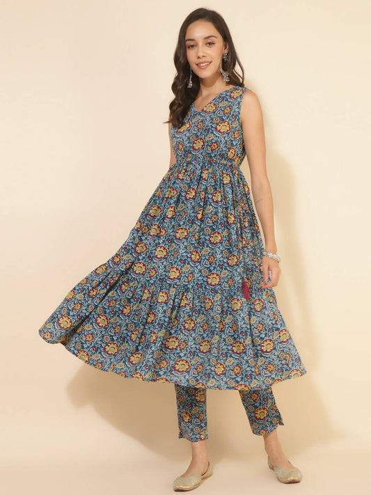 Janasya Women's Blue Cotton Floral Printed Casual Flared Kurta Set | Swadesiicart