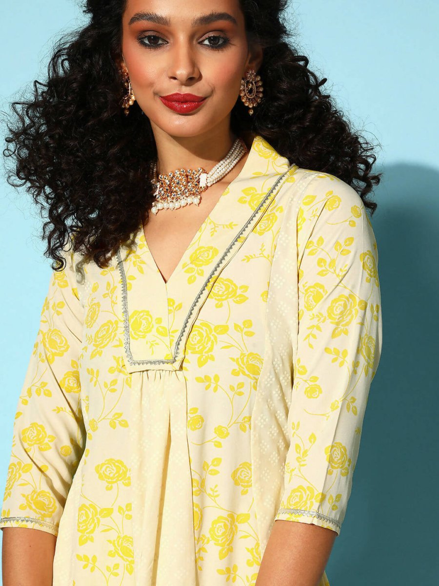 Ahalyaa Women Yellow Colour Crepe Printed Kurta Pant Set | Swadesiicart