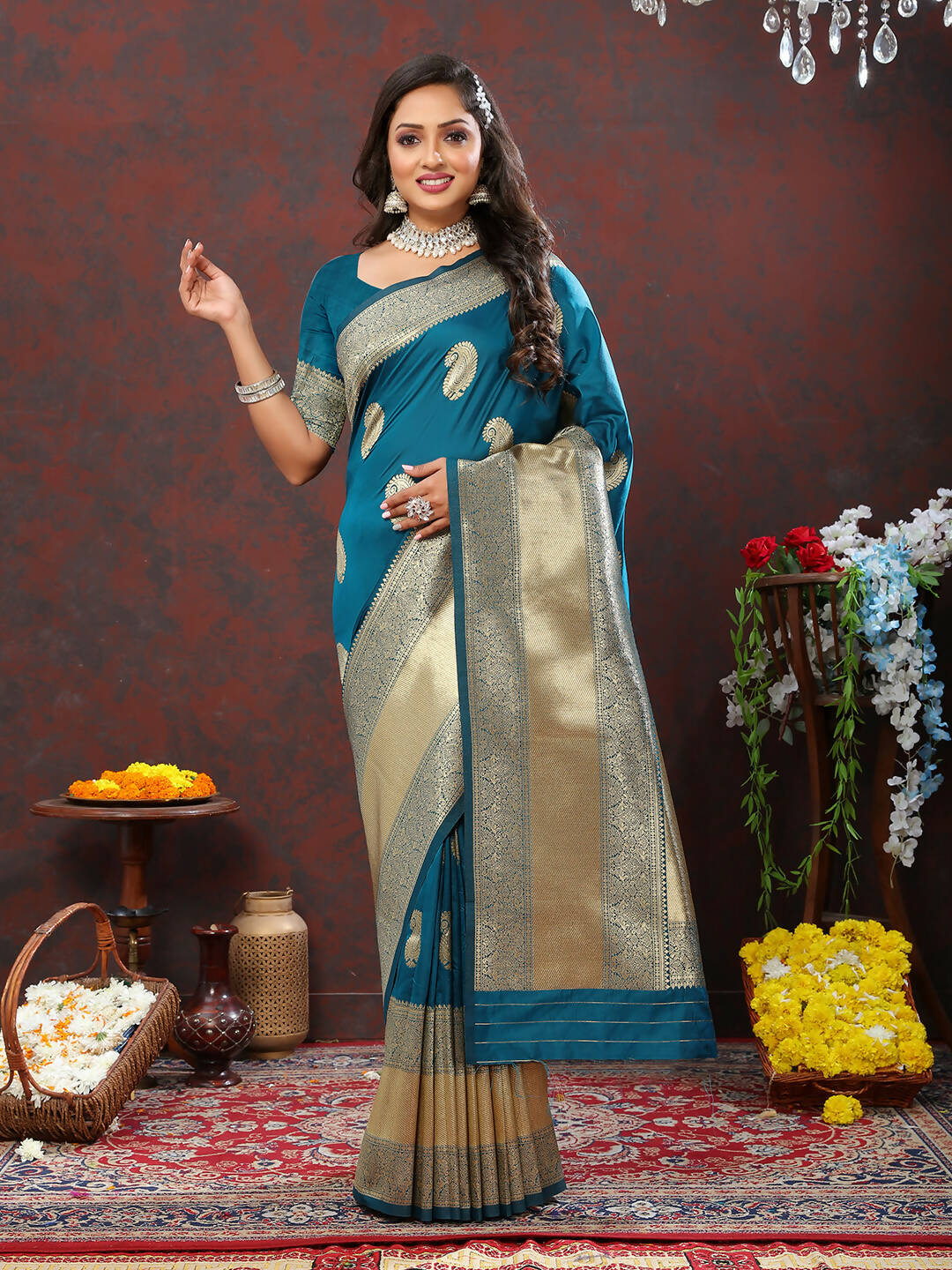 Lorenvalley Fashion Rama Soft Silk Woven Design Gold Zari Weaving Saree - Swadesiicart