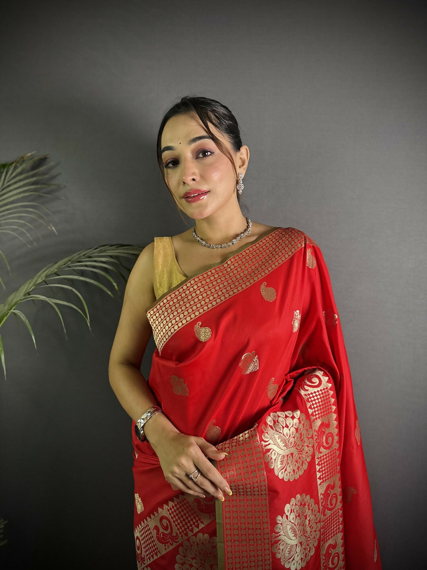 Joban Fashion Red Banarasi Soft Lichi Silk Paisley Saree | Swadesiicart