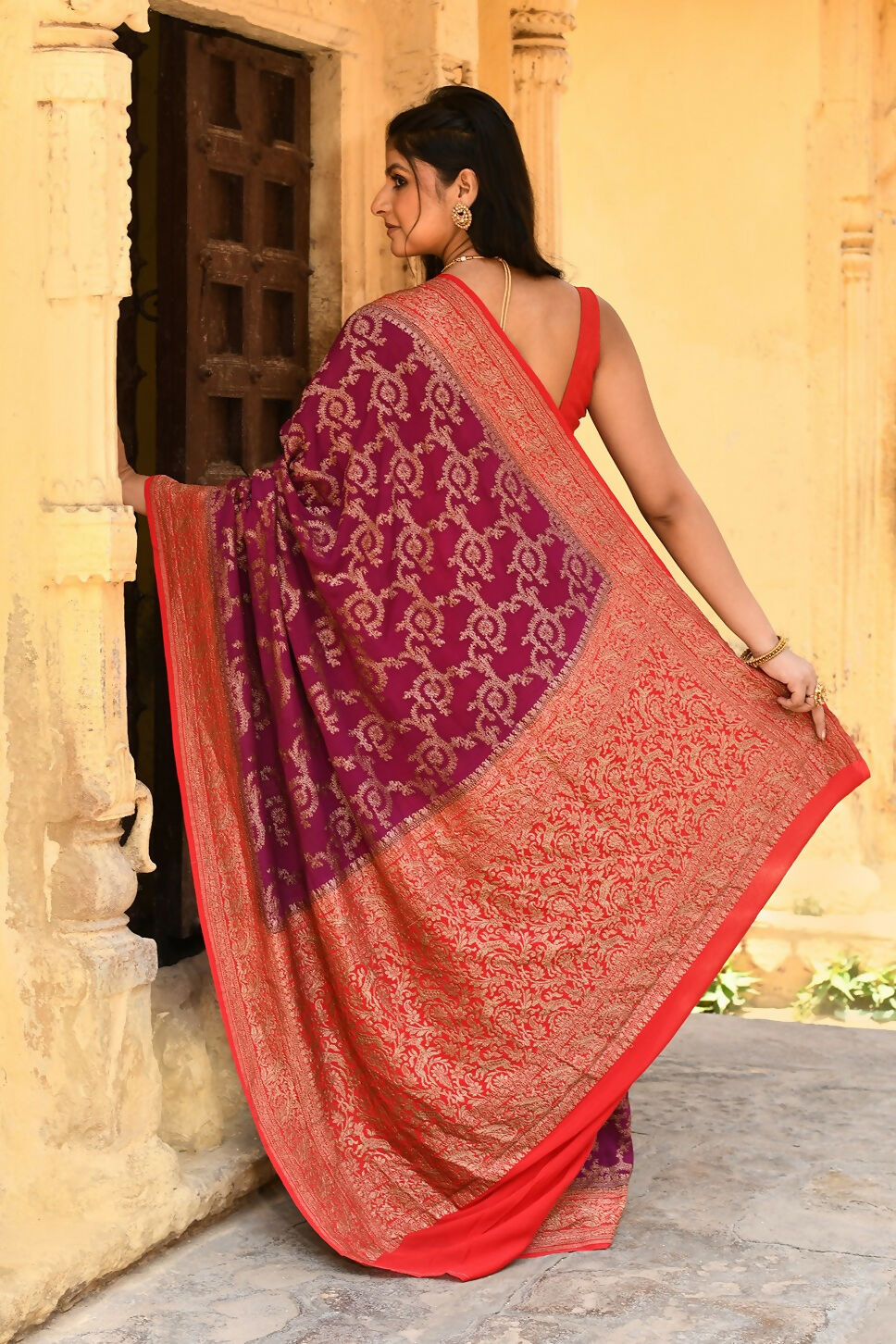 Joban Fashion Hot Pink Crepe Chiffon Pure Handloom Banarasi Silk Saree | Swadesiicart