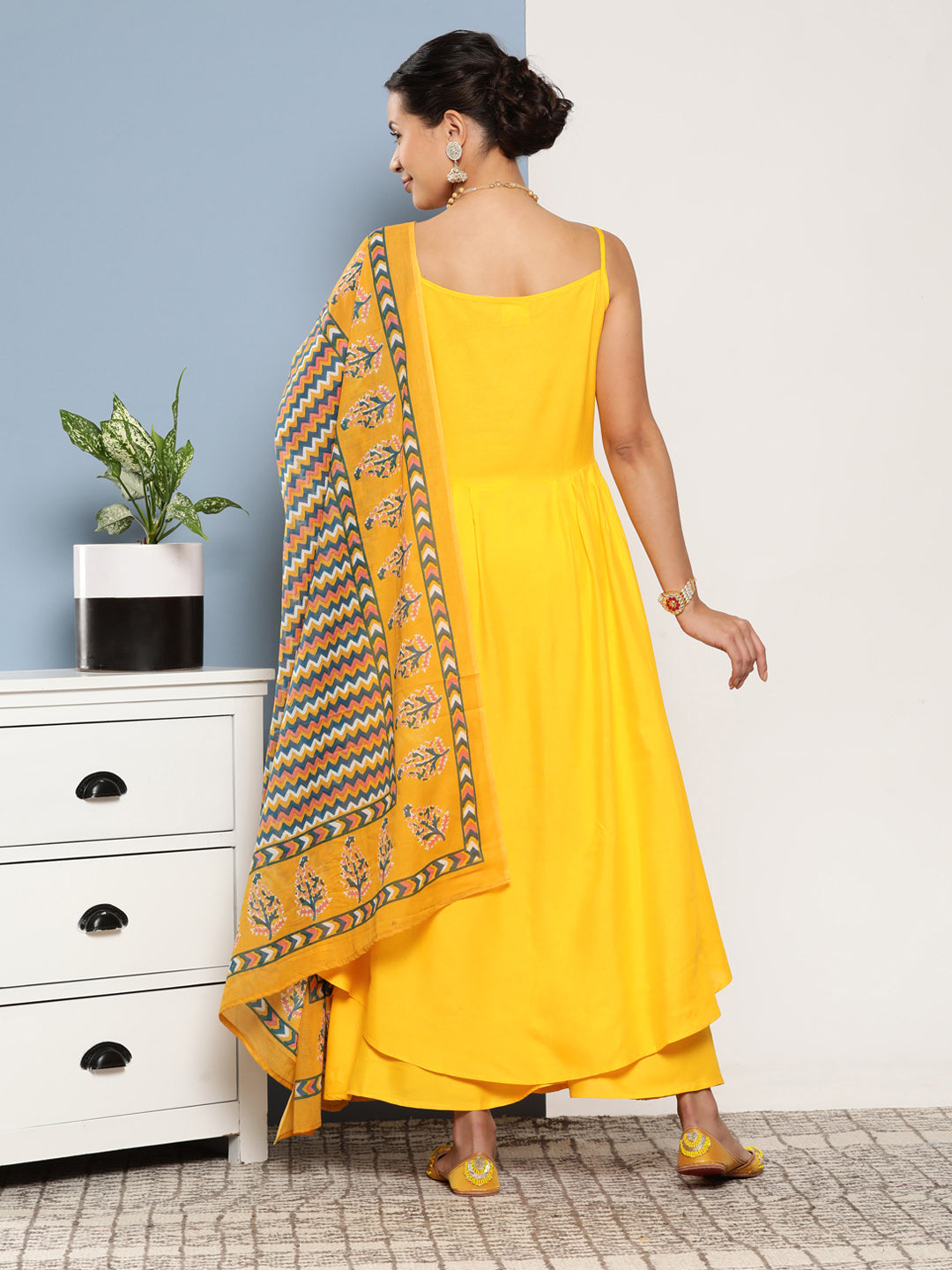 InWeave Women's Yellow Ray Strappy Kurta Set With Yellow Zig Zag Cotton Dupatta - Swadesiicart
