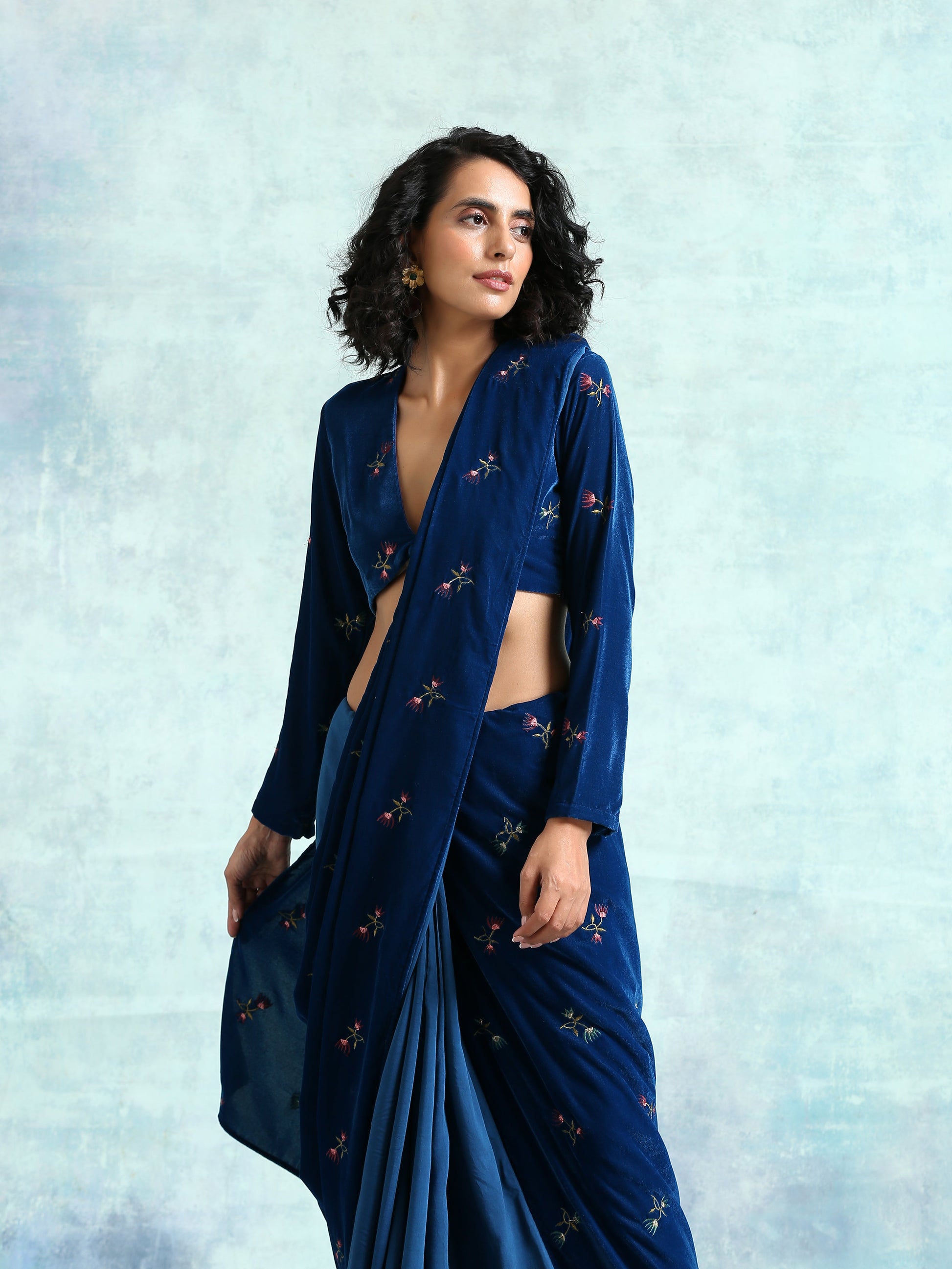 trueBrowns Blue Embroidered Velvet Ready to Wear Saree | Swadesiicart