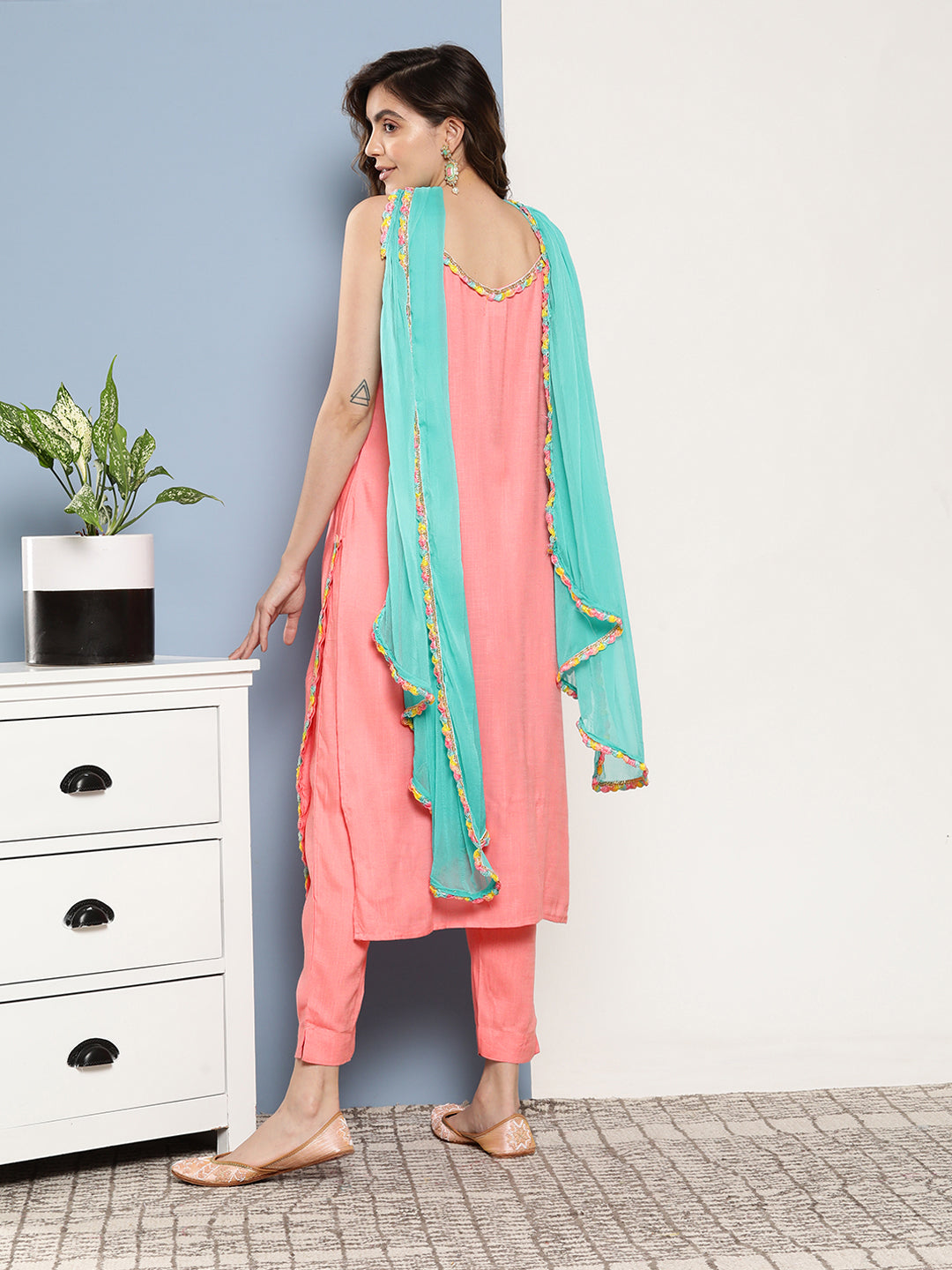 InWeave Women's Pink Lace Work Straight Strappy Kurta Set With Turquoise Chiffon Dupatta - Swadesiicart
