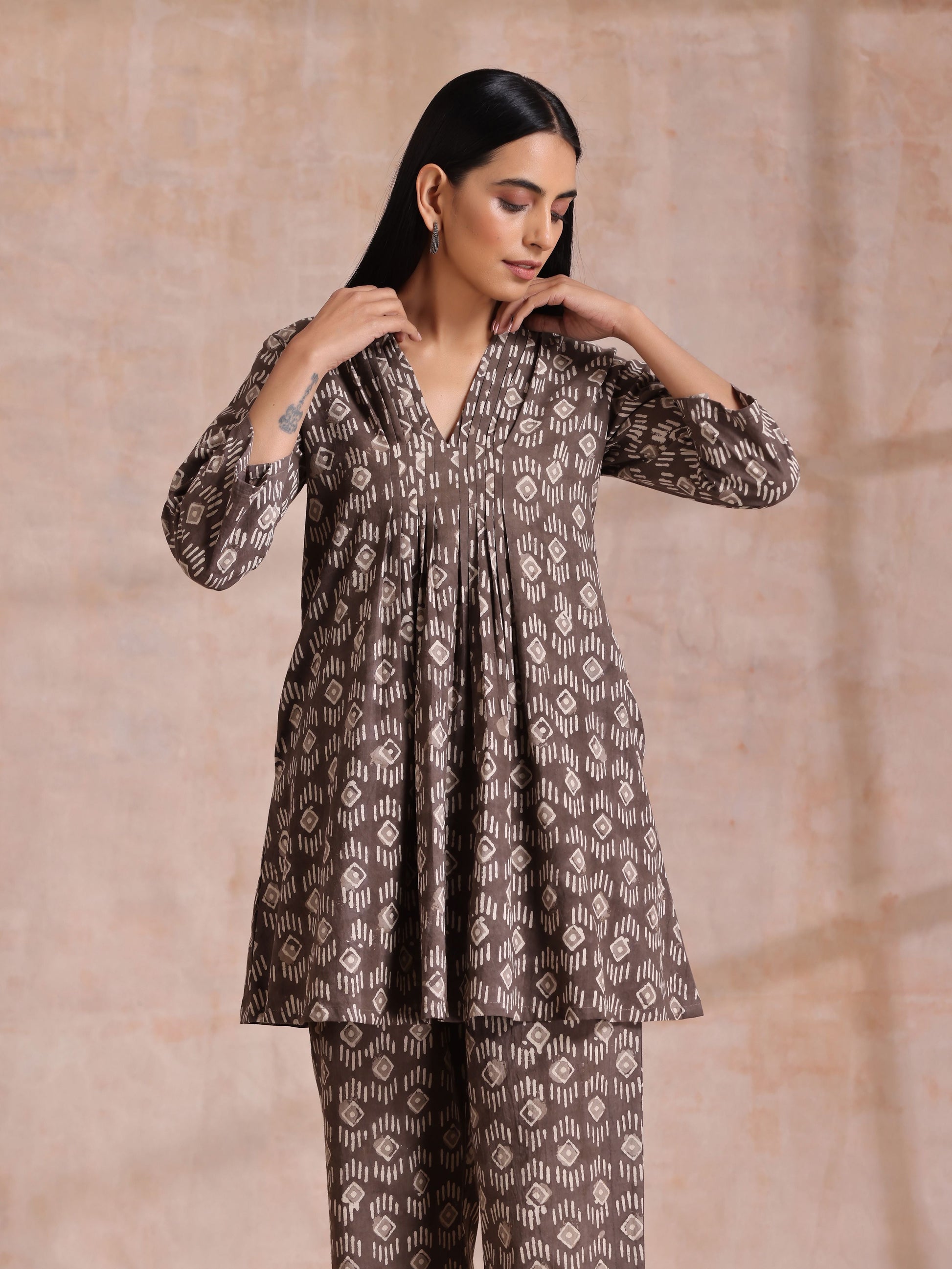 trueBrowns Clay Dabu Geometric Print Cotton Pleated Co-Ord Set - Swadesiicart