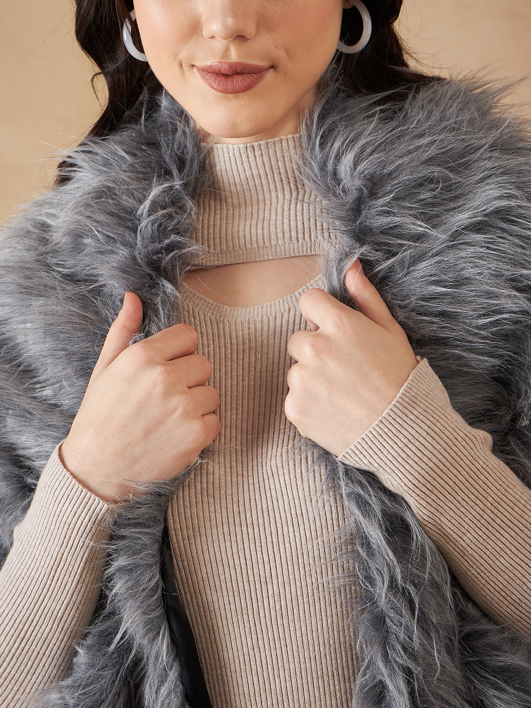 InWeave Women's Light Grey Fur Cape - Swadesiicart