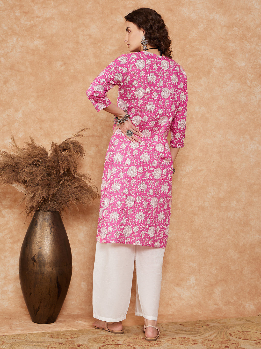 InWeave Women's Pink White Floral Square Lace Work Straight Kurta - Swadesiicart