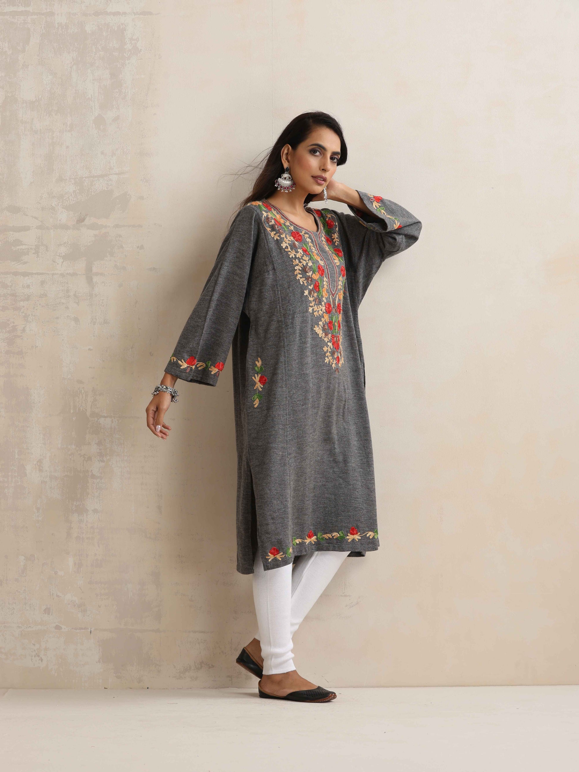 trueBrowns Grey Kashmiri Embroidered Woollen Phiran Kurta | Swadesiicart
