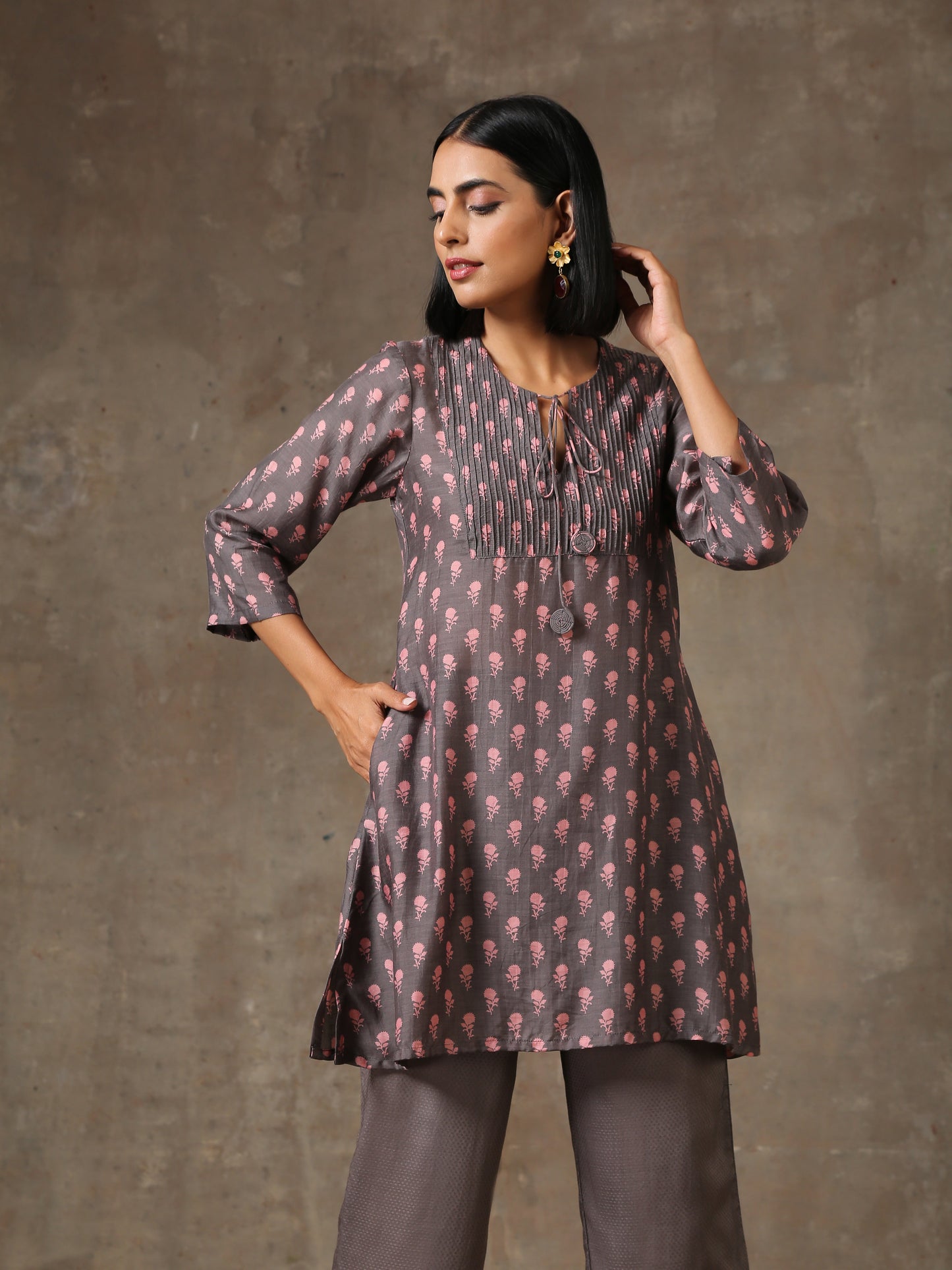 trueBrowns Grey Pink Floral Printed Silk Co-Ord Set - Swadesiicart