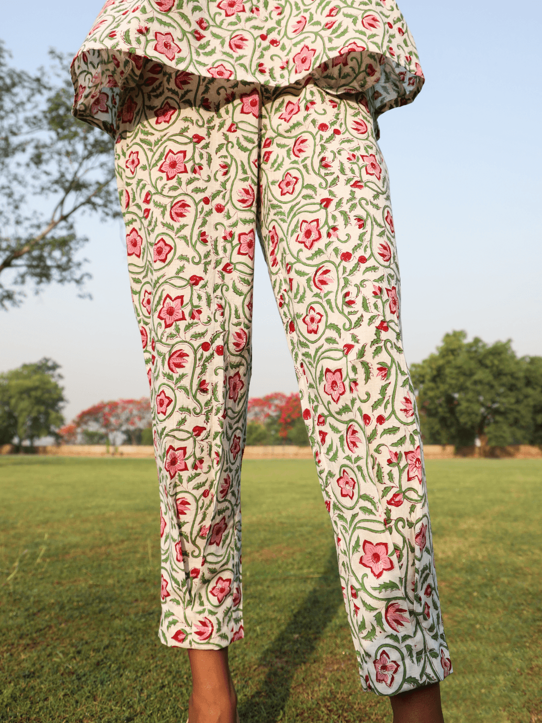 trueBrowns White Cotton Block Print Sleeveless Co-Ord set - Swadesiicart