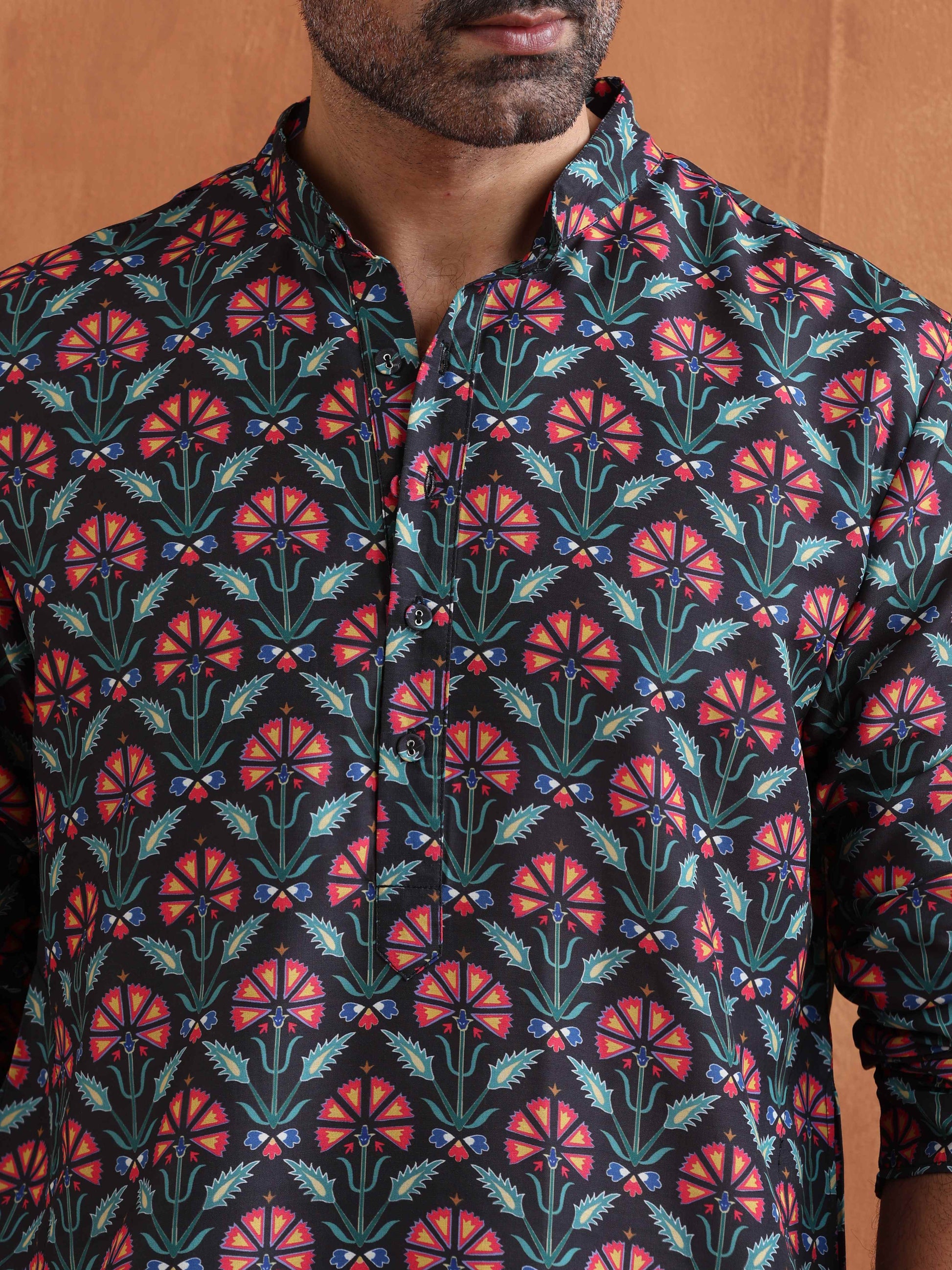 trueBrowns Men's Black Floral Printed Kurta | Swadesiicart