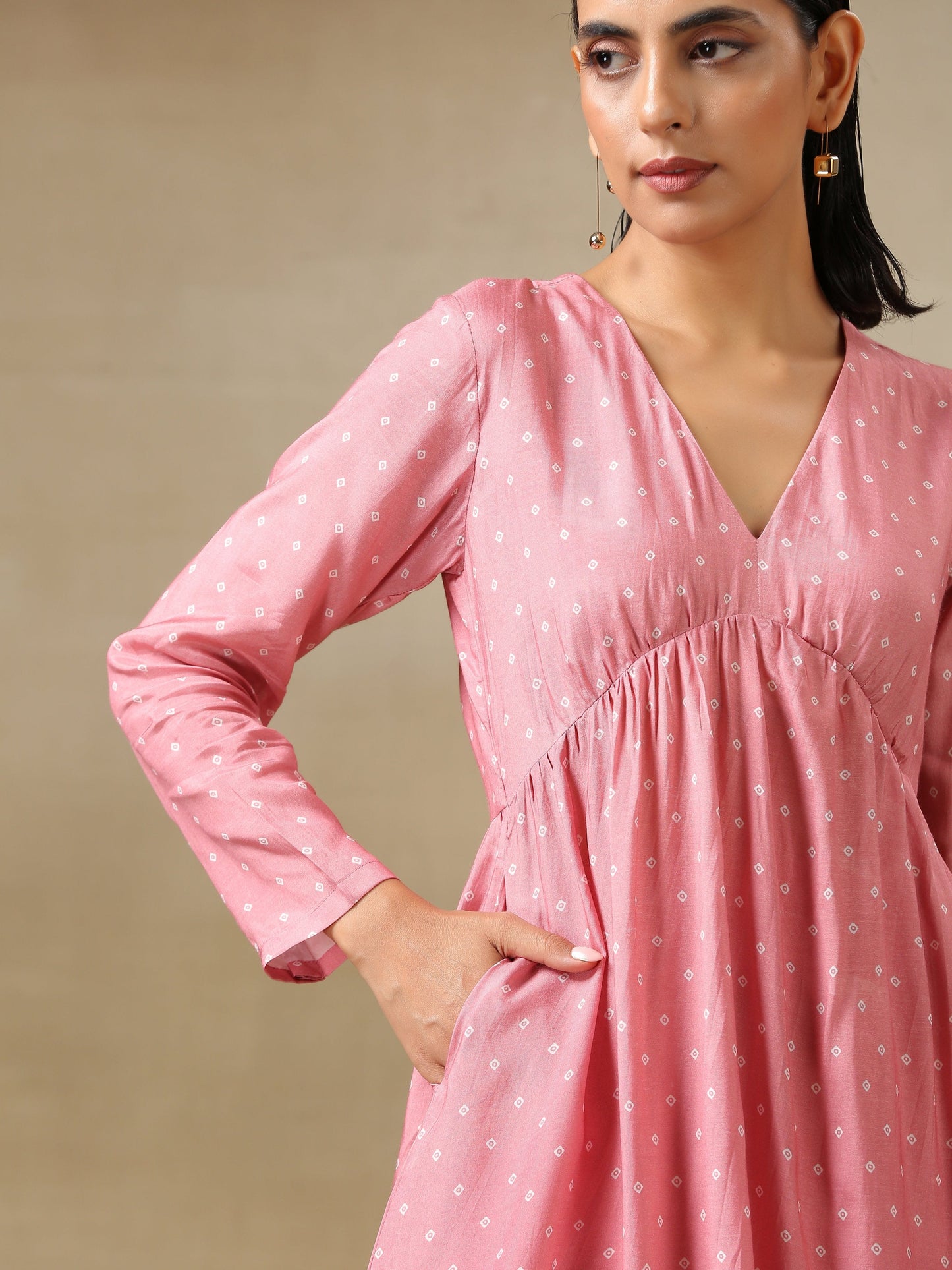 trueBrowns Light Mauve Bandhani Printed Silk Flared Kurta Pant Dupatta Set | Swadesiicart