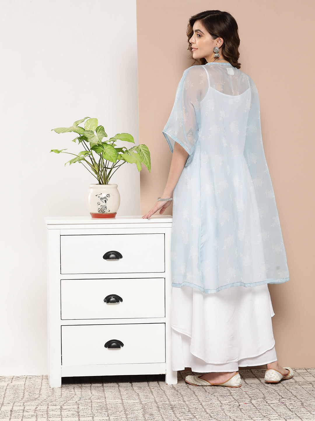 InWeave Women's Cream Strappy With Blue White Chintz Organza Cape - Swadesiicart