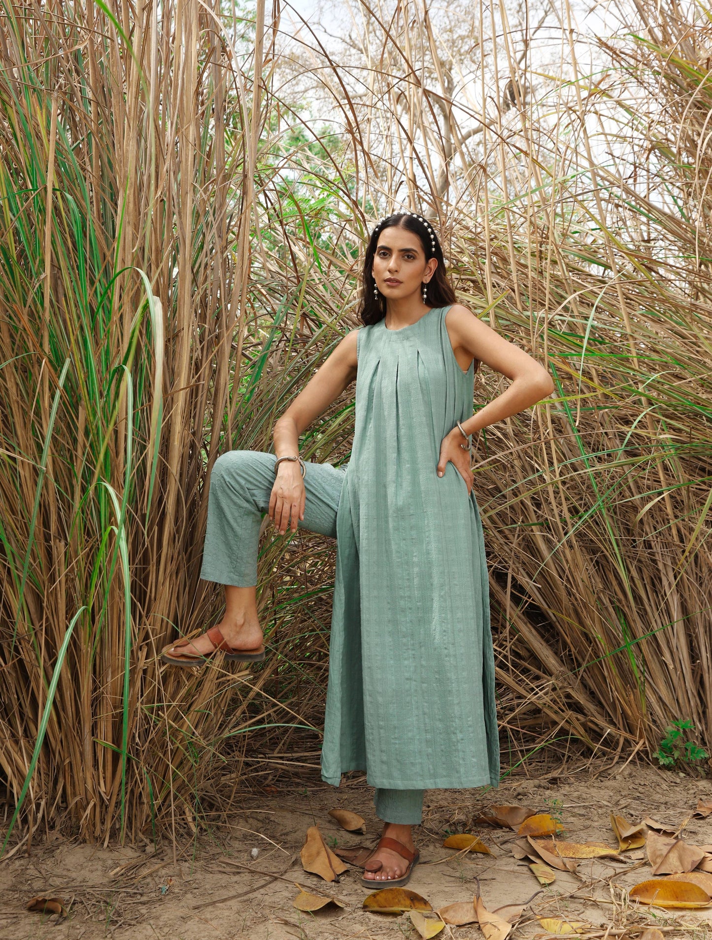 trueBrowns Blue Cotton Dobby S/L Kurta Set | Swadesiicart