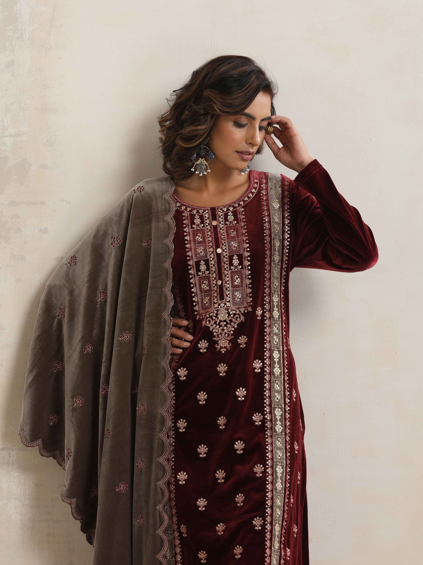 trueBrowns Maroon Velvet Embroidered Kurta Pant Dupatta Set | Swadesiicart