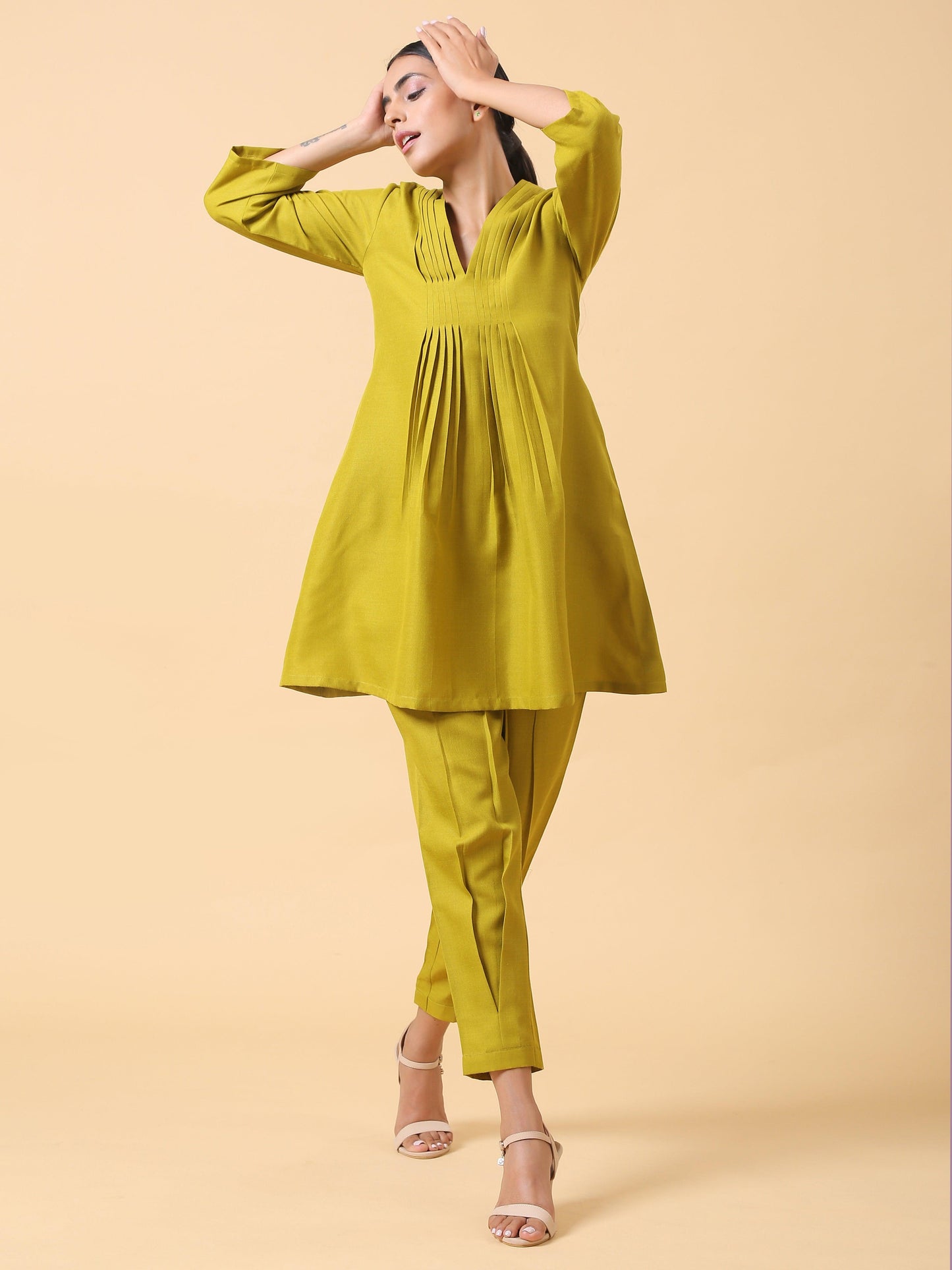 trueBrowns Cotton Linen Lime Green Pleated Co-Ord Set | Relove - Swadesiicart