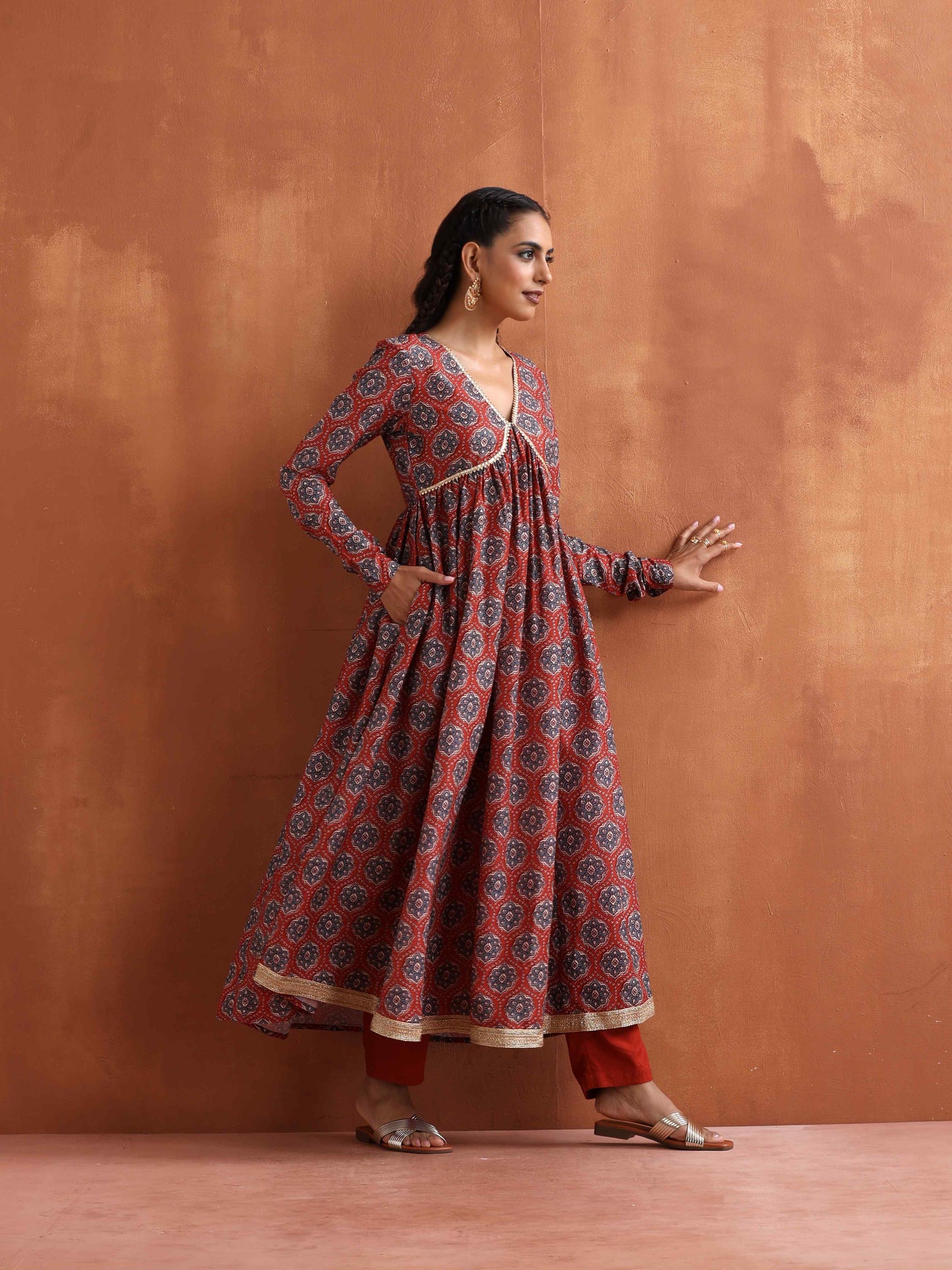 trueBrowns Rust Ajrak Print Flared Anarkali Kurta Set | Swadesiicart
