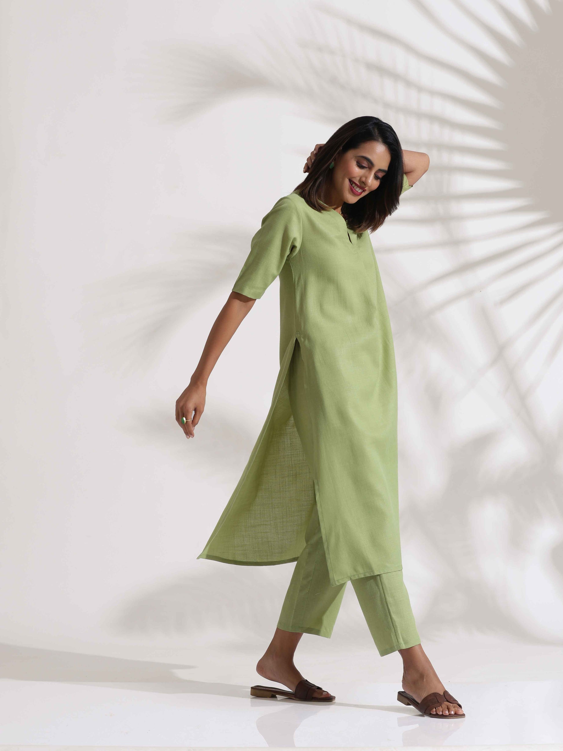 trueBrowns Green Slub Kurta Set | Swadesiicart