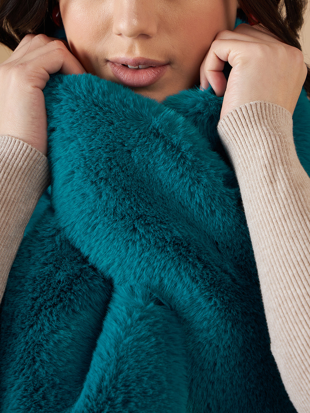 InWeave Women's Cyan Blue Faux Fur Neck Warmer - Swadesiicart