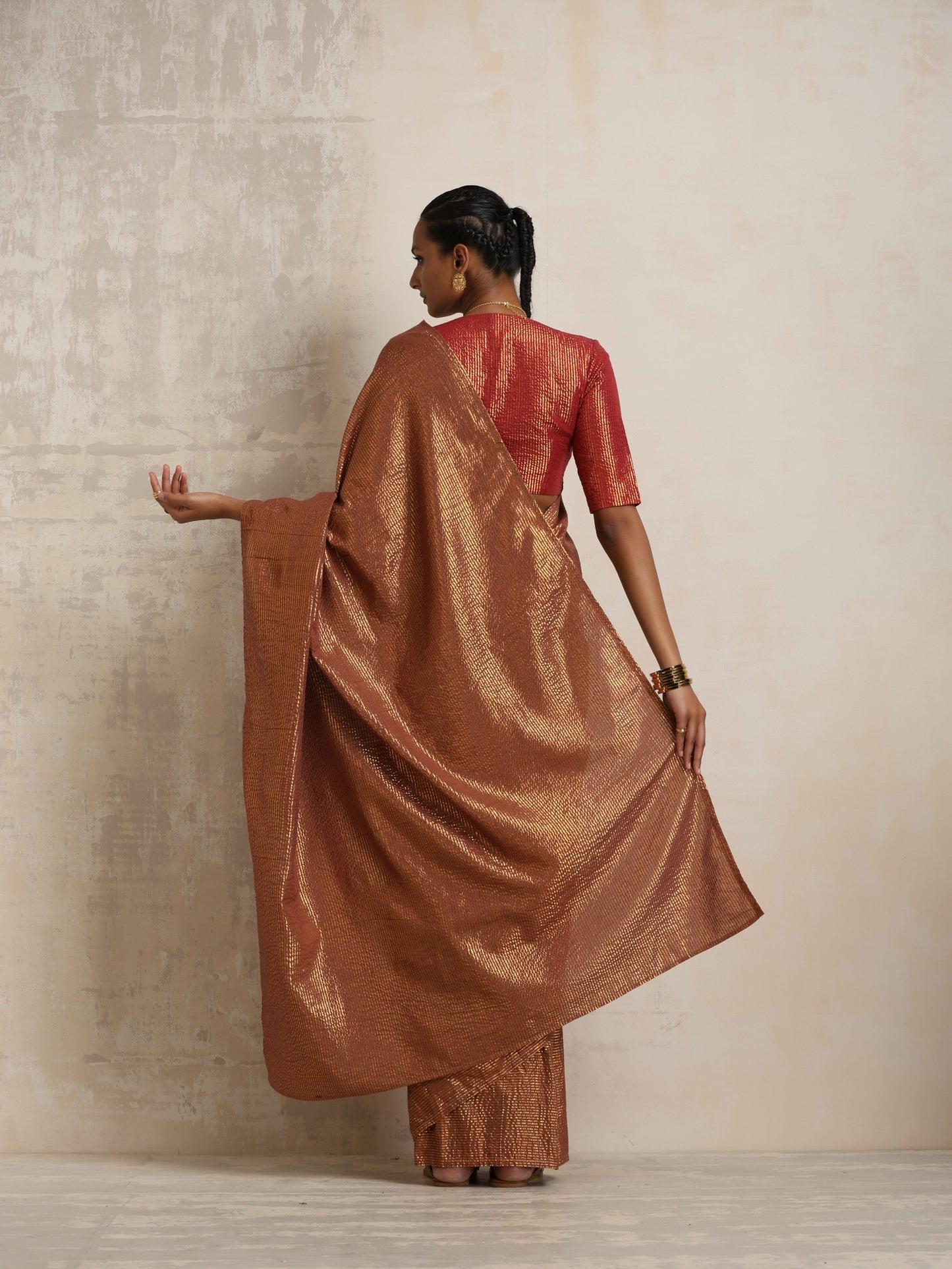 trueBrowns Brown Gold Lurex Ready To Wear Saree | Swadesiicart