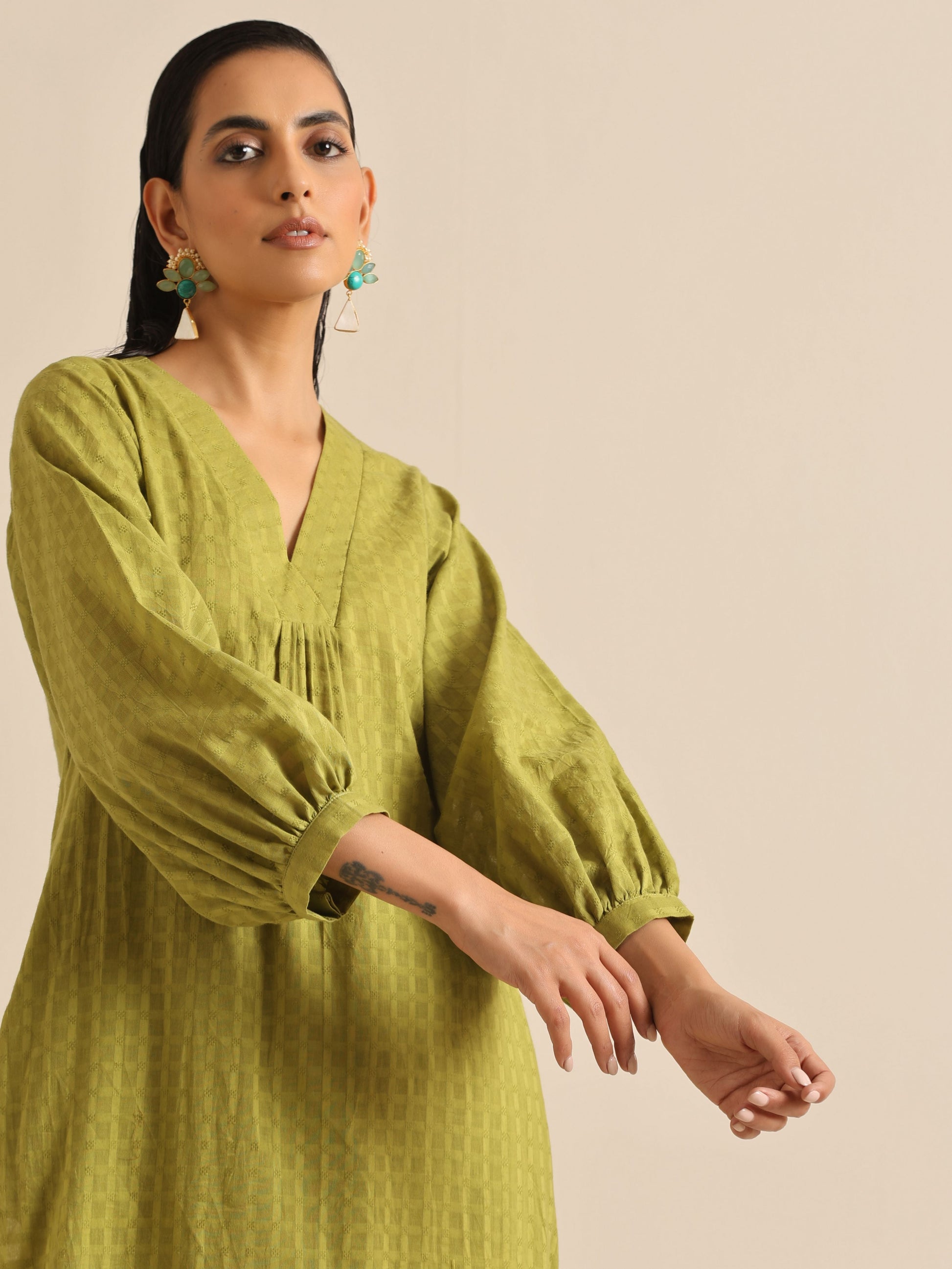 trueBrowns Fresh Green Dobby Puff Sleeve Kurta Pant Set | Swadesiicart