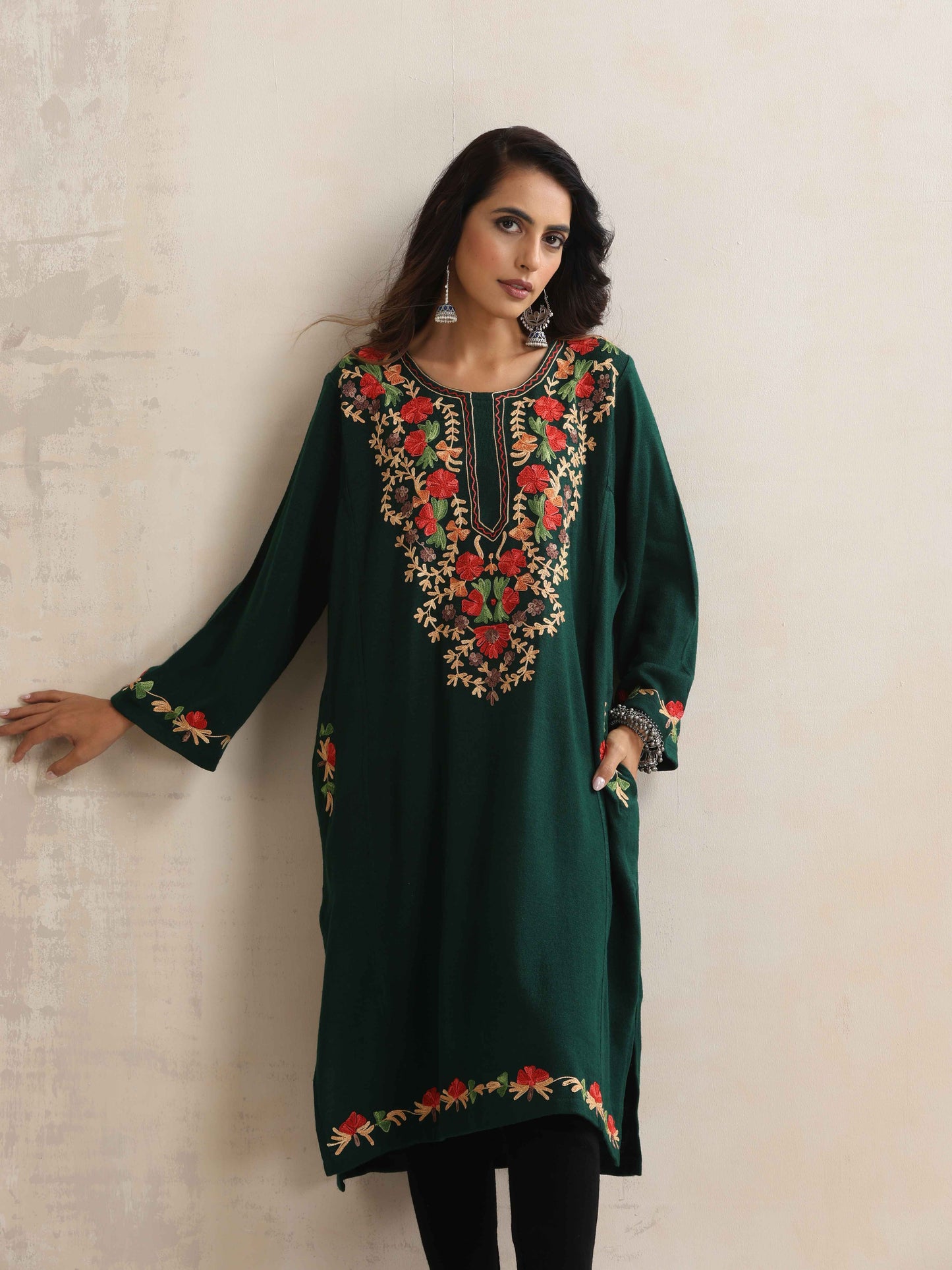 trueBrowns Green Kashmiri Floral Embroidered Woollen Phiran Kurta | Swadesiicart