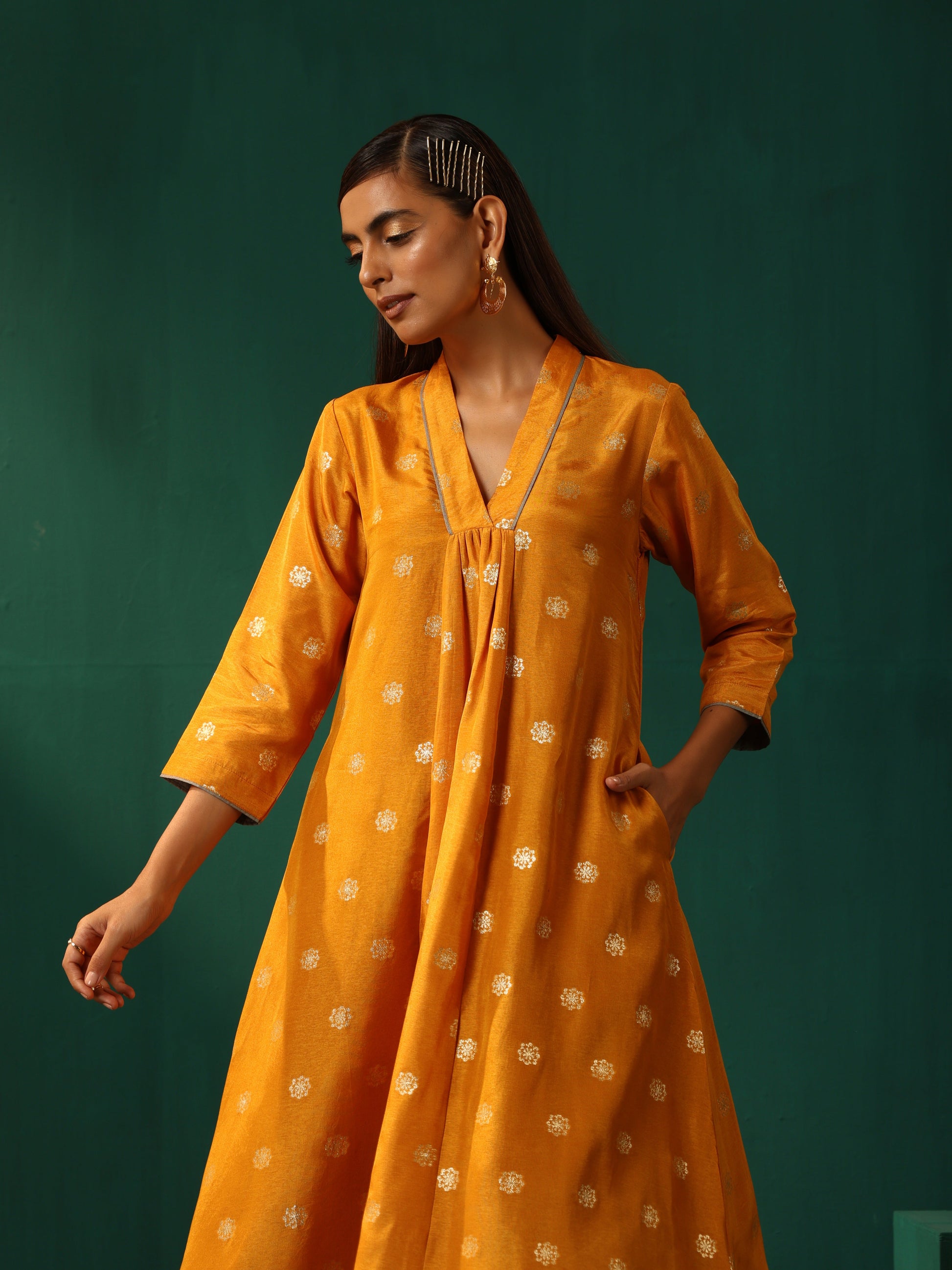 trueBrowns Mustard Geometric Floral Viscose Silk Front Gathered Kurta Pant Set | Swadesiicart