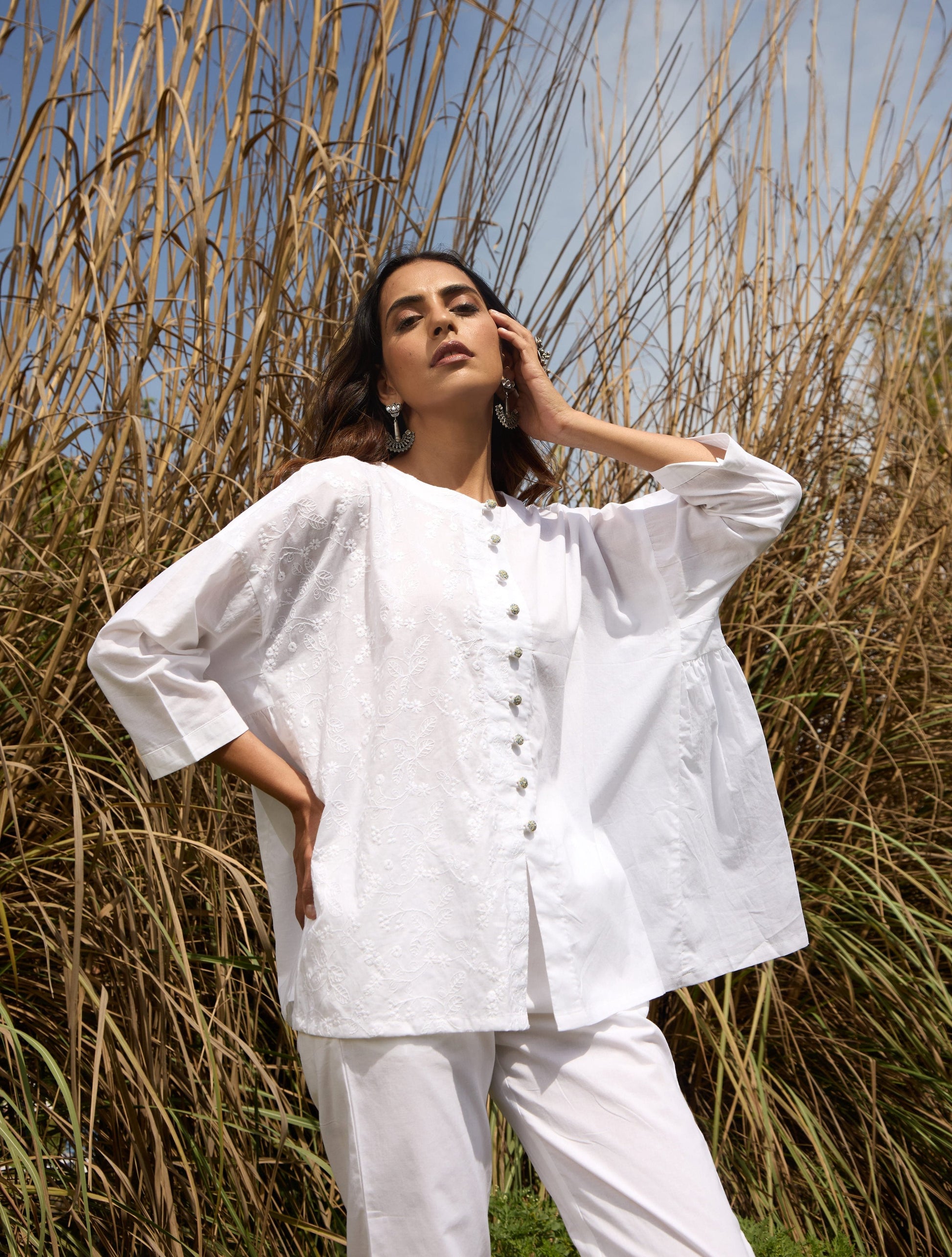 trueBrowns White Cotton Embroidered Relaxed Co-ord Set - Swadesiicart