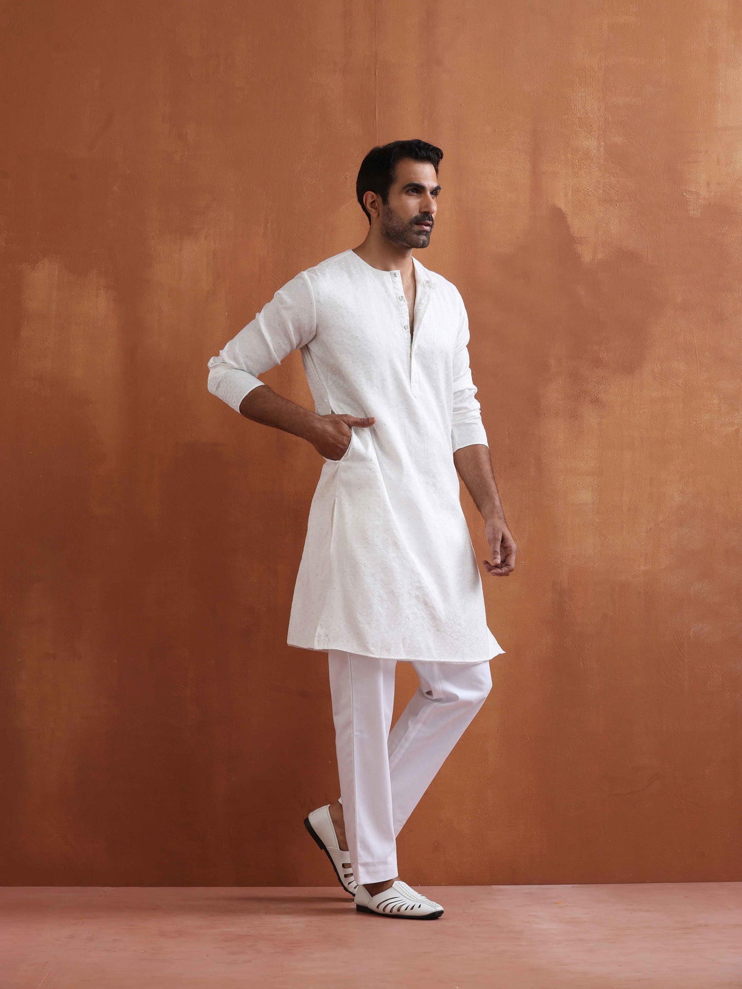 trueBrowns Men's Ivory Sequin Chanderi Kurta | Swadesiicart