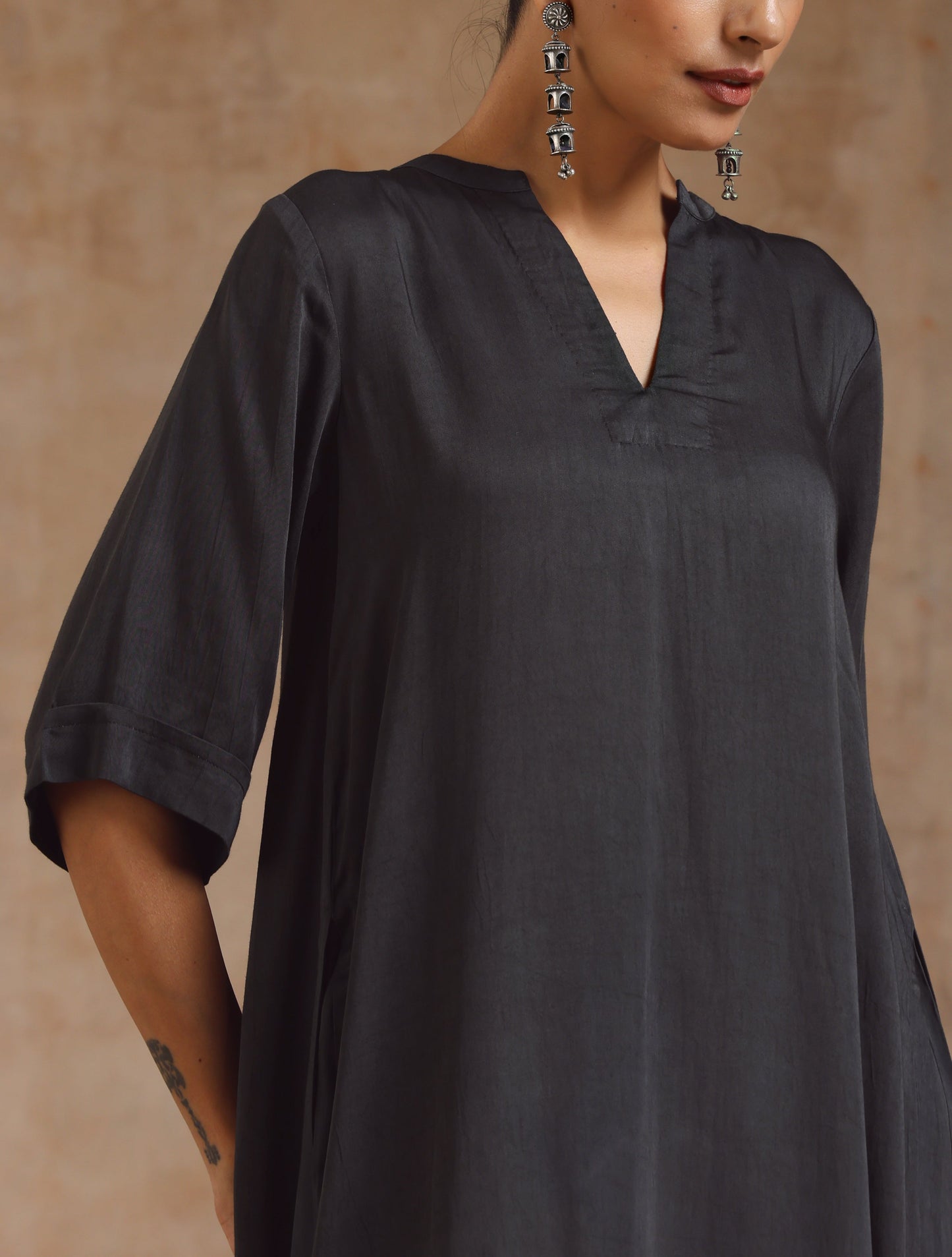 trueBrowns Grey Modal Satin High-Low Relax Kurta Set | Swadesiicart