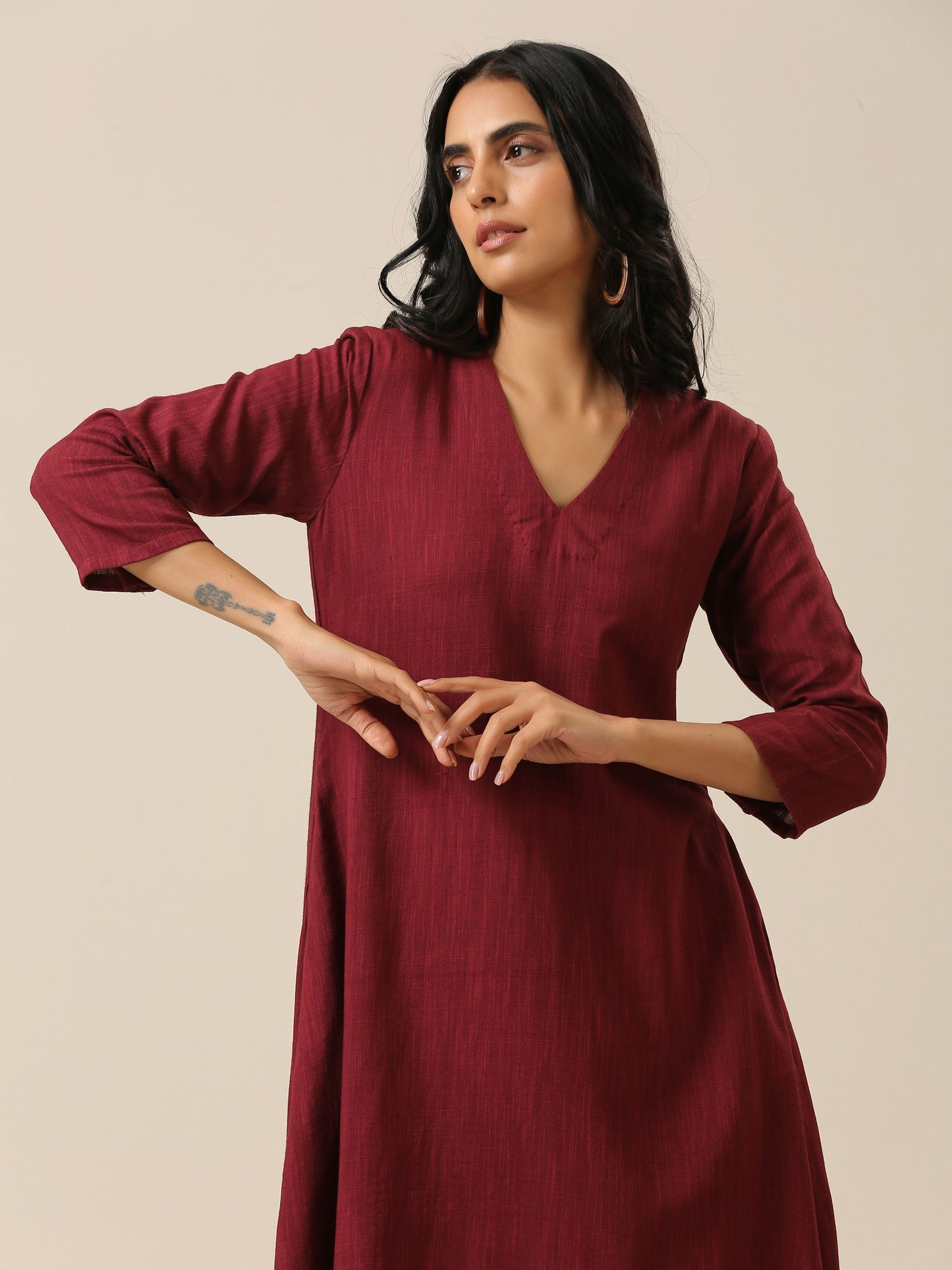 trueBrowns Ruby Wine Slub Texture Back Pleat Kurta Pant Set | Swadesiicart