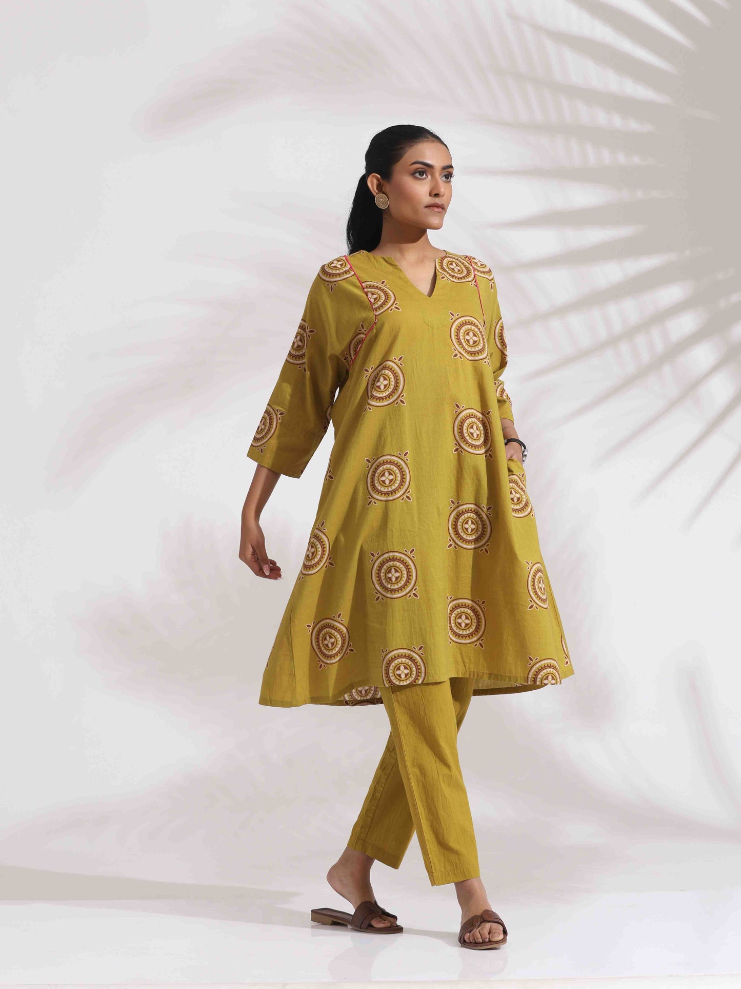 trueBrowns Green Cotton Print Kimono Sleeves Kurta Co-ord Set - Swadesiicart