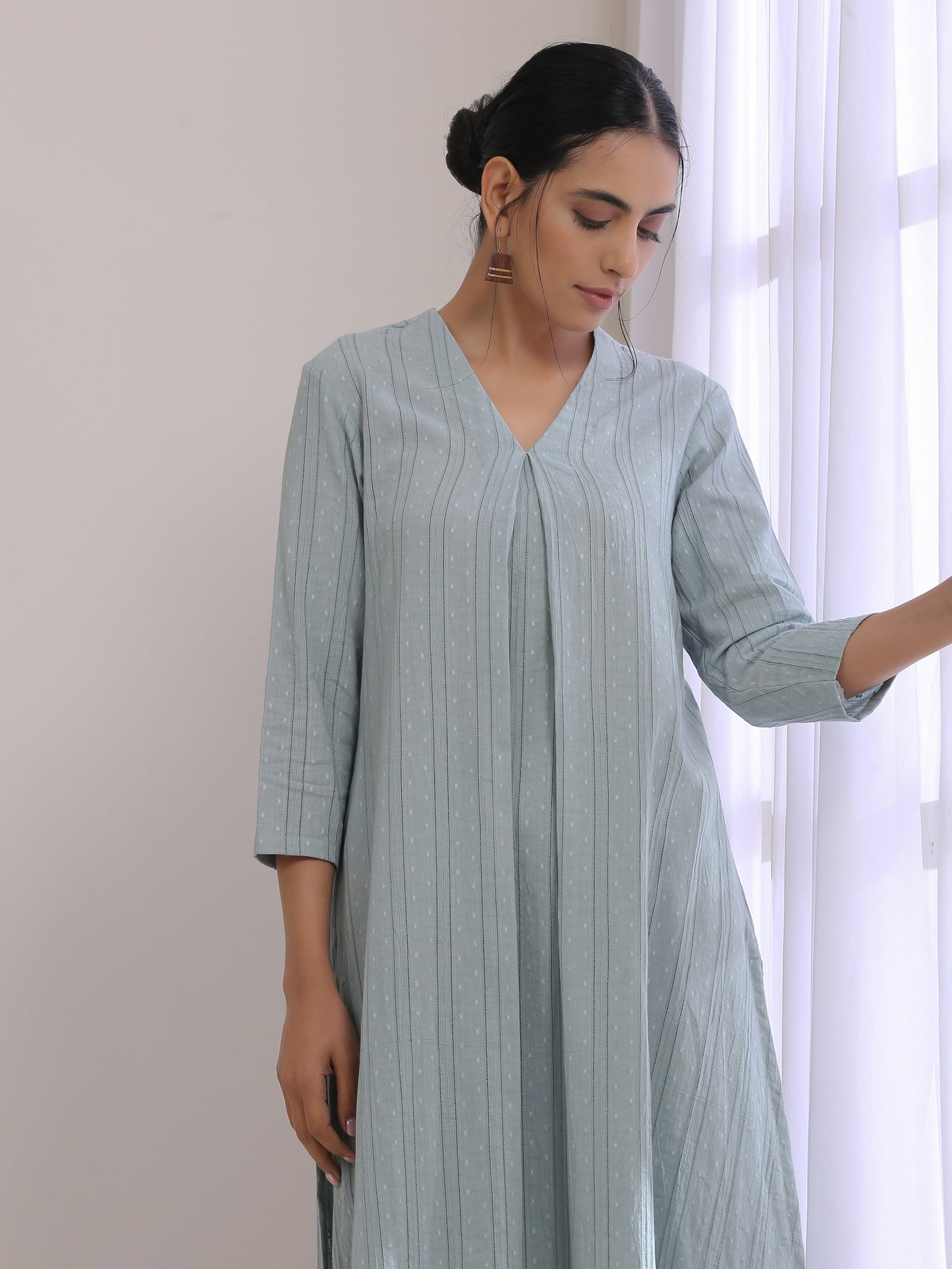 trueBrowns Eggshell Blue Dobby Neck Pleat Kurta Pant Set | Swadesiicart