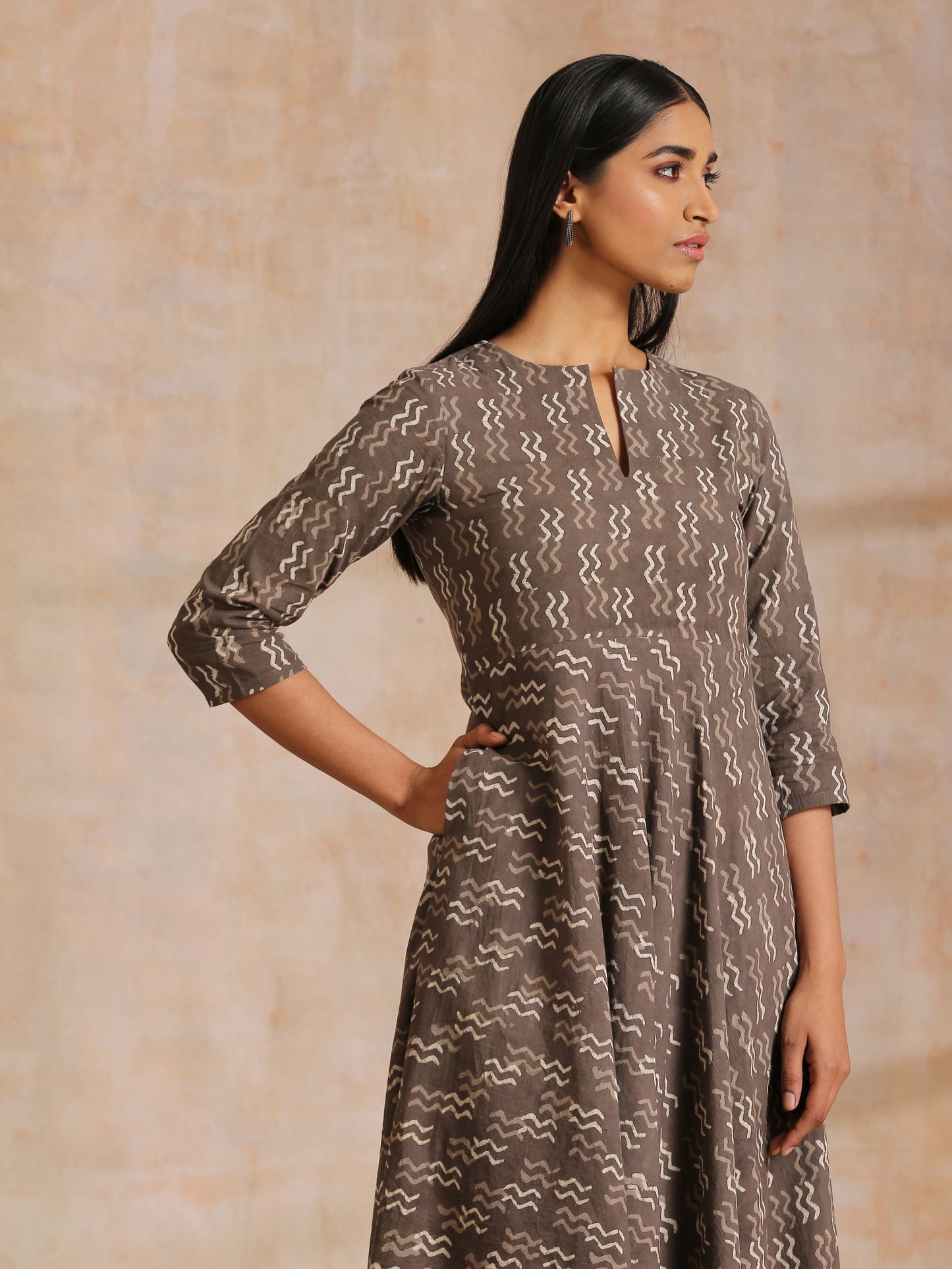 trueBrowns Clay Dabu Zig-Zag Motifs Print Cotton Flared Kurta Pant Set | Swadesiicart