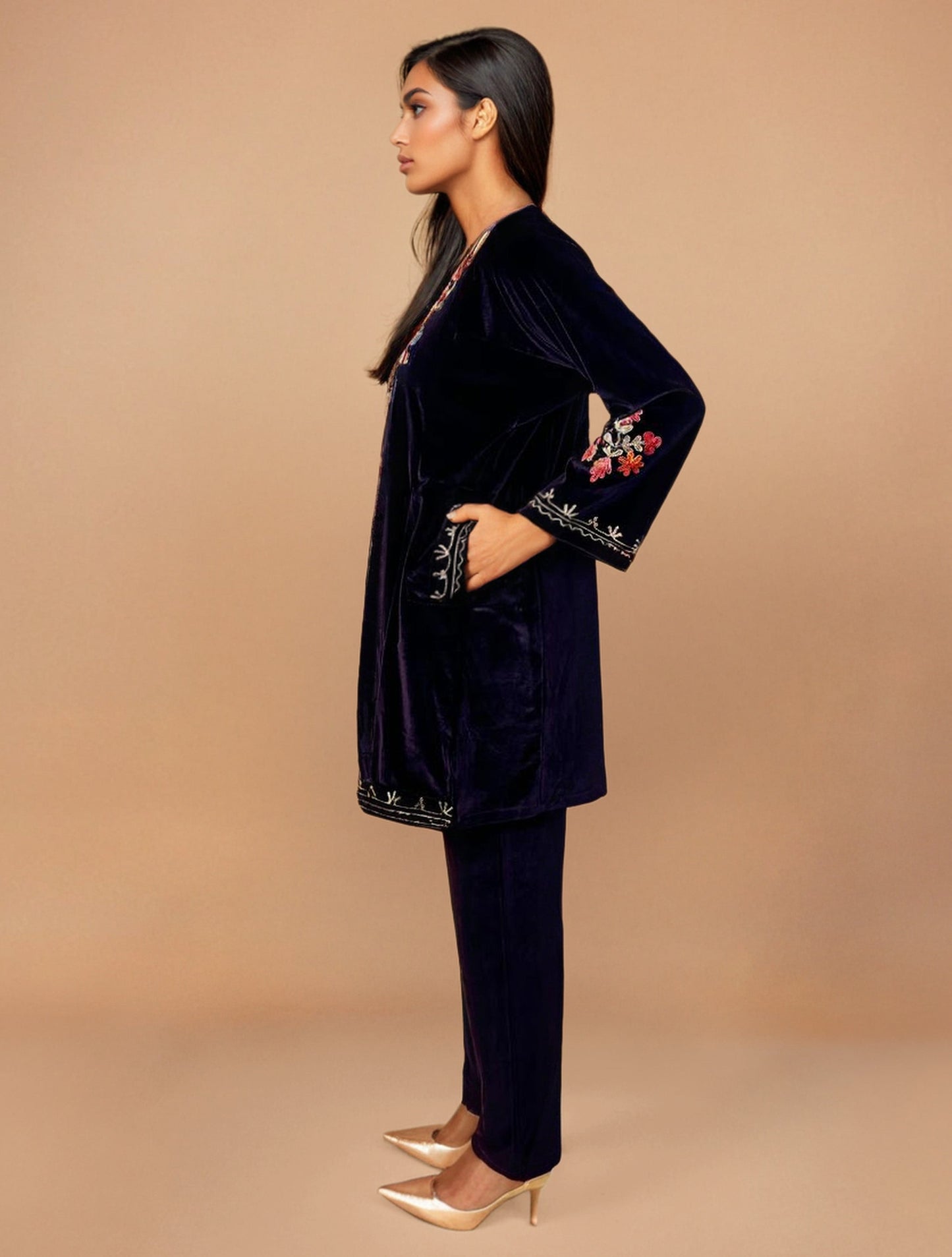 trueBrowns Purple Velvet Embroidered Co-ord Set - Swadesiicart