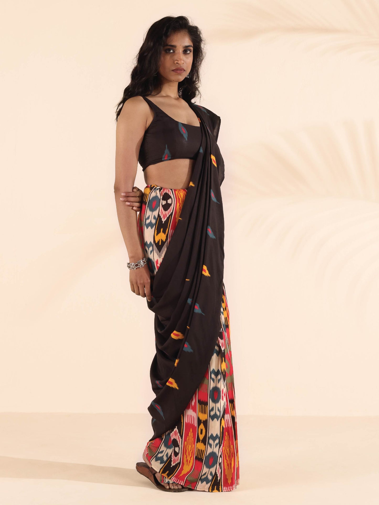 trueBrowns Cola Muslin Ikat Saree | Swadesiicart