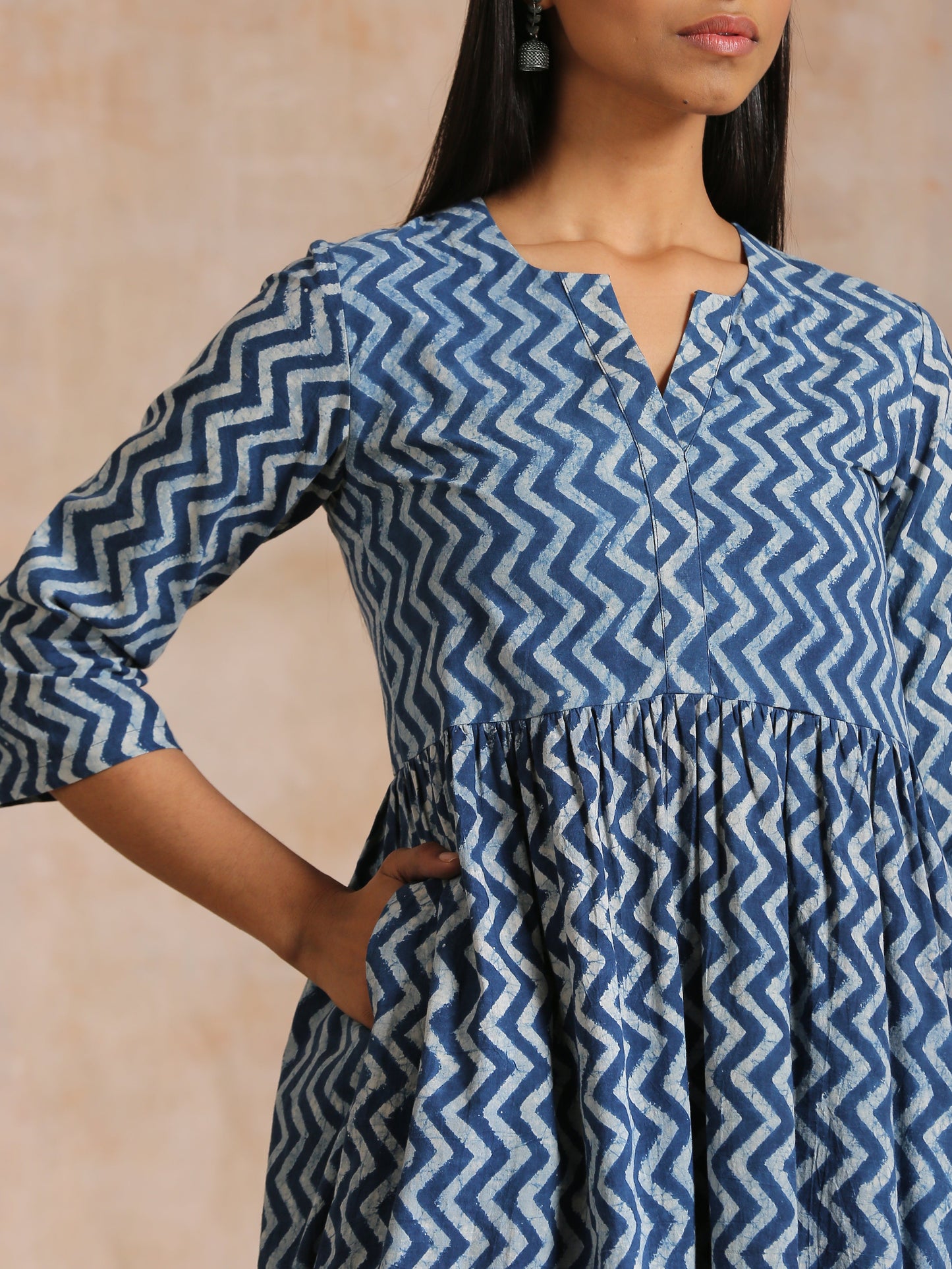 trueBrowns Indigo Dabu Zig-Zag Lines Print Cotton Flared Kurta Pant Set | Swadesiicart