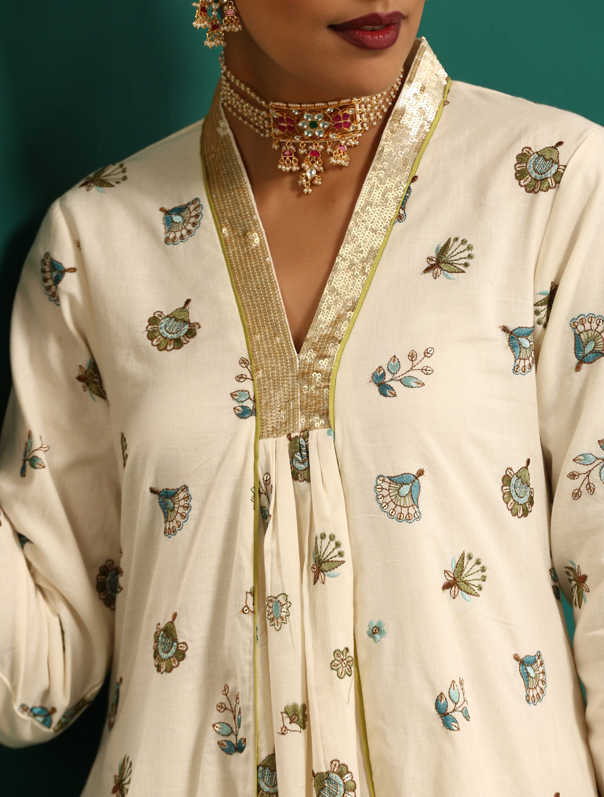 trueBrowns Ivory Blue Floral Cotton Front Gathered Kurta Pant Set | Swadesiicart