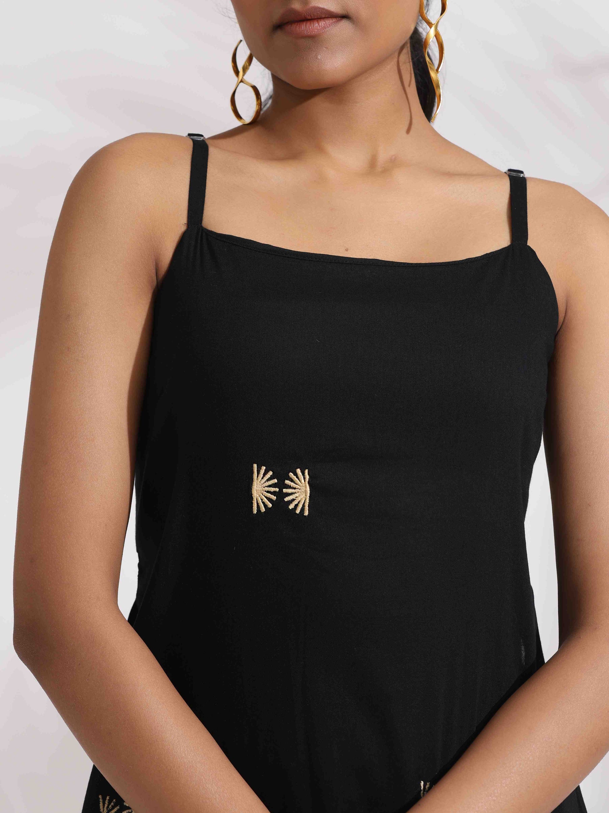 trueBrowns Black Cotton Embroidered Straight Kurta Set - Swadesiicart